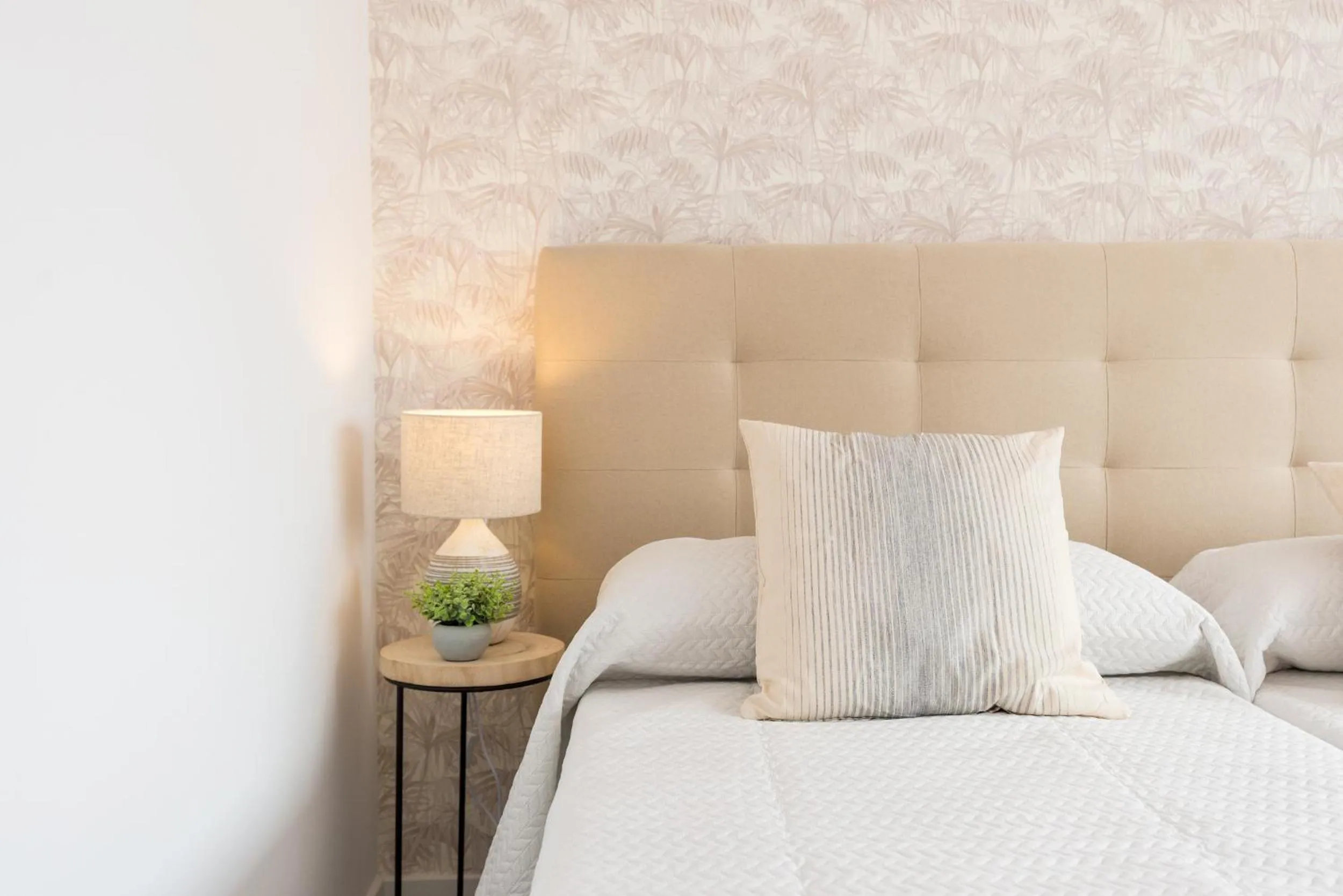 Other, Bed in Urbe10 Angel Ganivet 2 Bedrooms Apartment