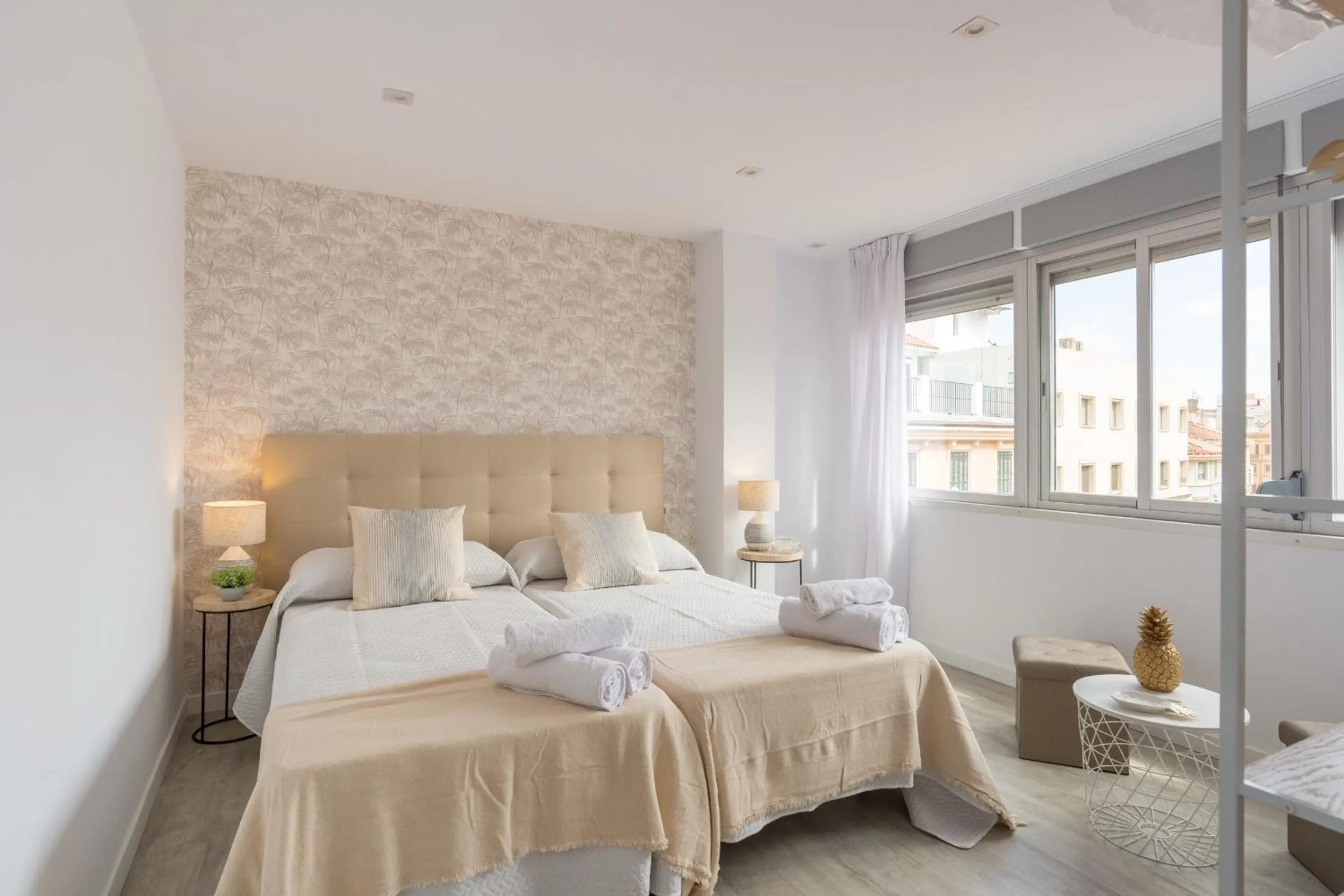 Other, Bed in Urbe10 Angel Ganivet 2 Bedrooms Apartment