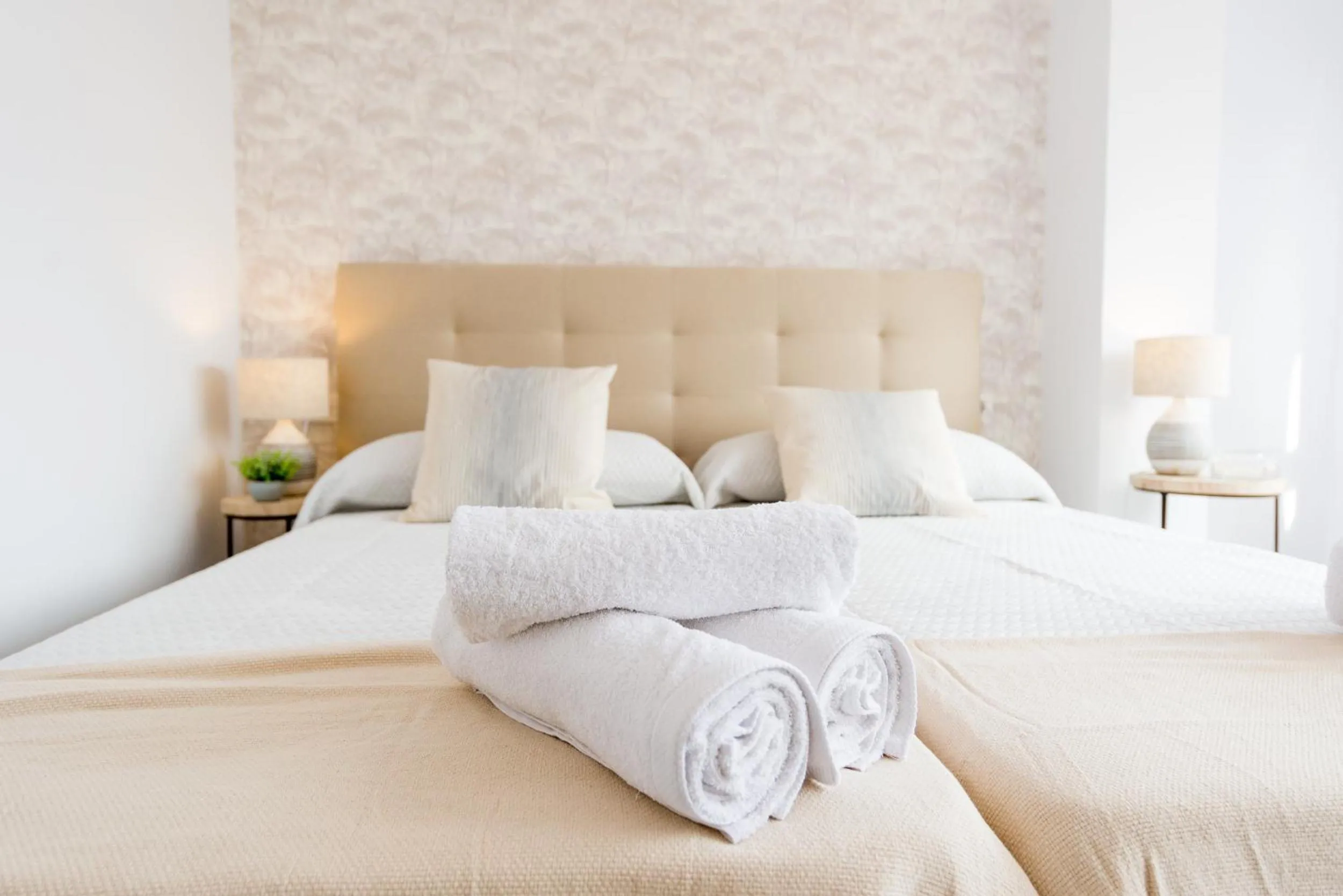 Other, Bed in Urbe10 Angel Ganivet 2 Bedrooms Apartment