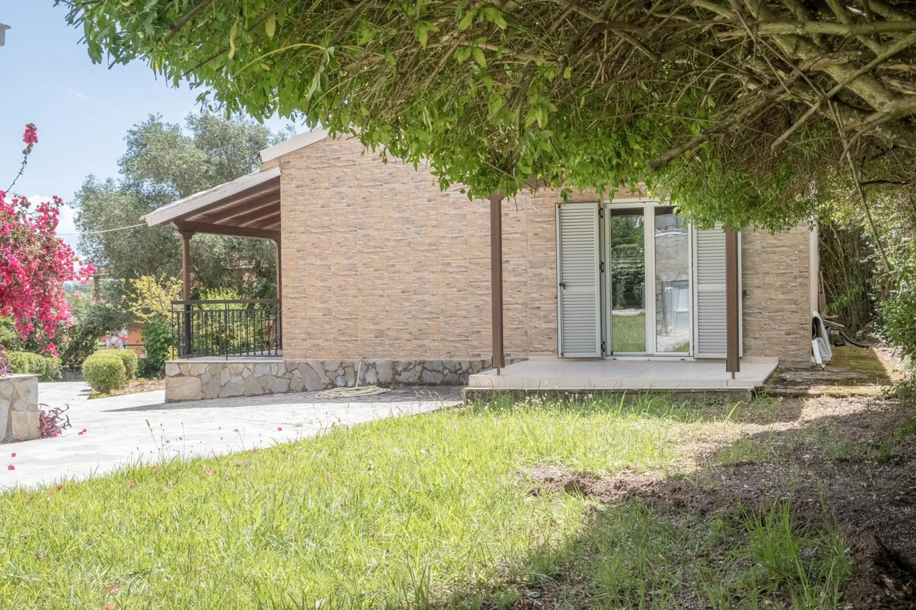 Property building in Dimitra Apartments G