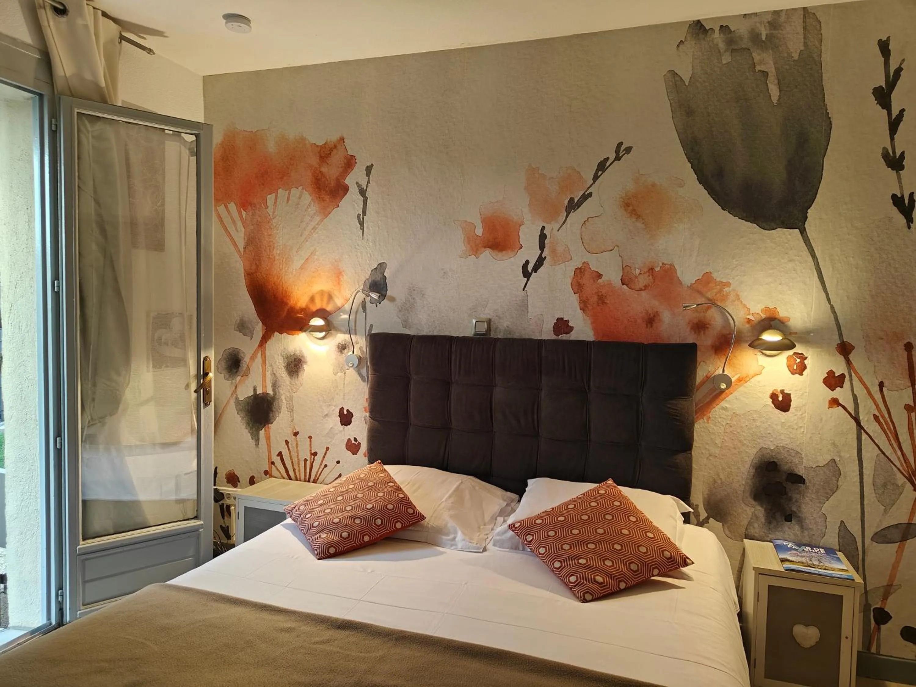 Bedroom, Bed in Auberge Des Pins