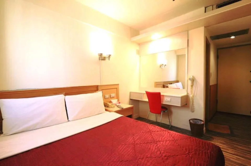 Bed in Lo Fo Hotel
