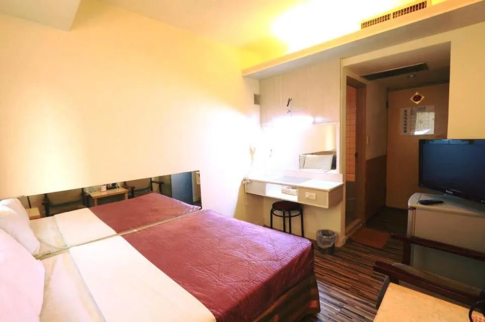 Bed in Lo Fo Hotel