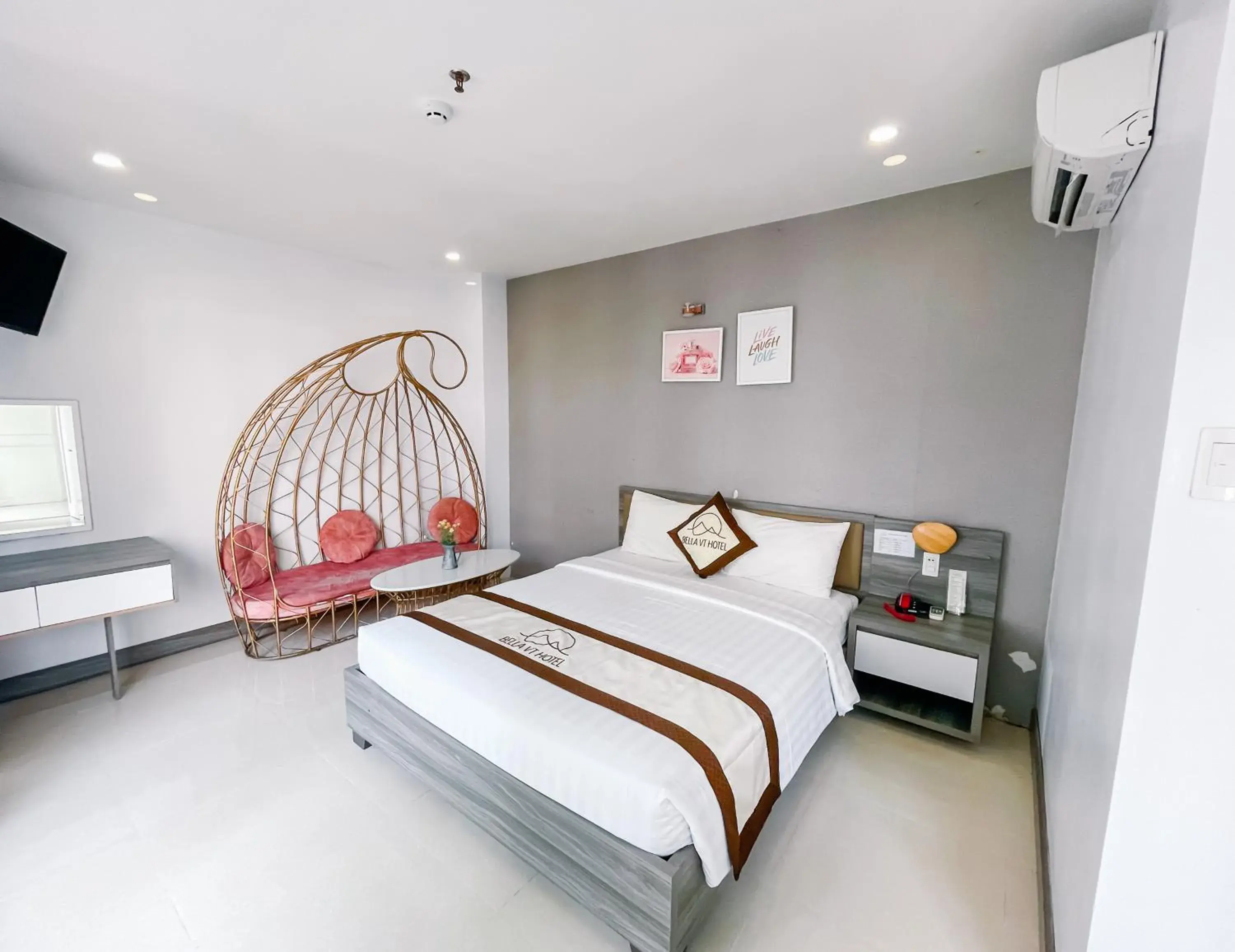 Bed in BELLA VT HOTEL Bed in BELLA VT HOTEL