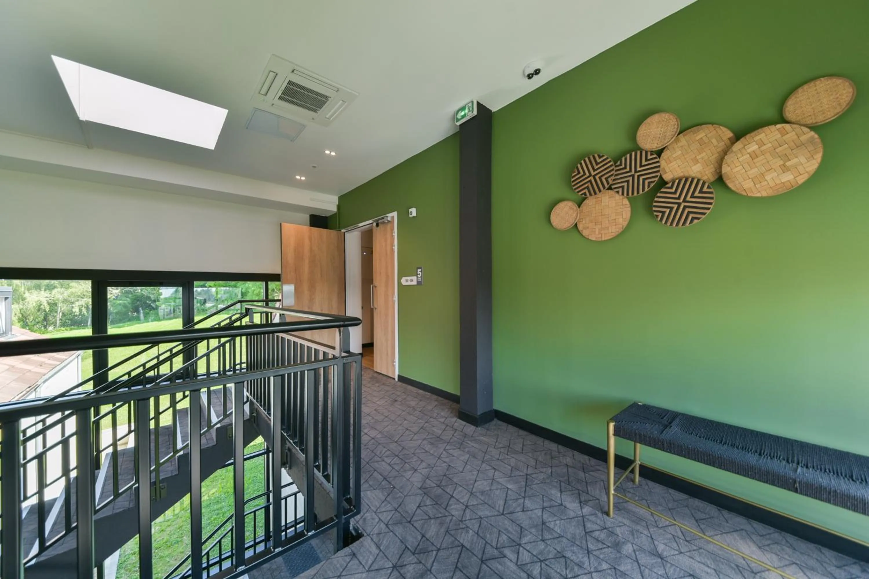 acessibility in Kyriad Crepy En Valois