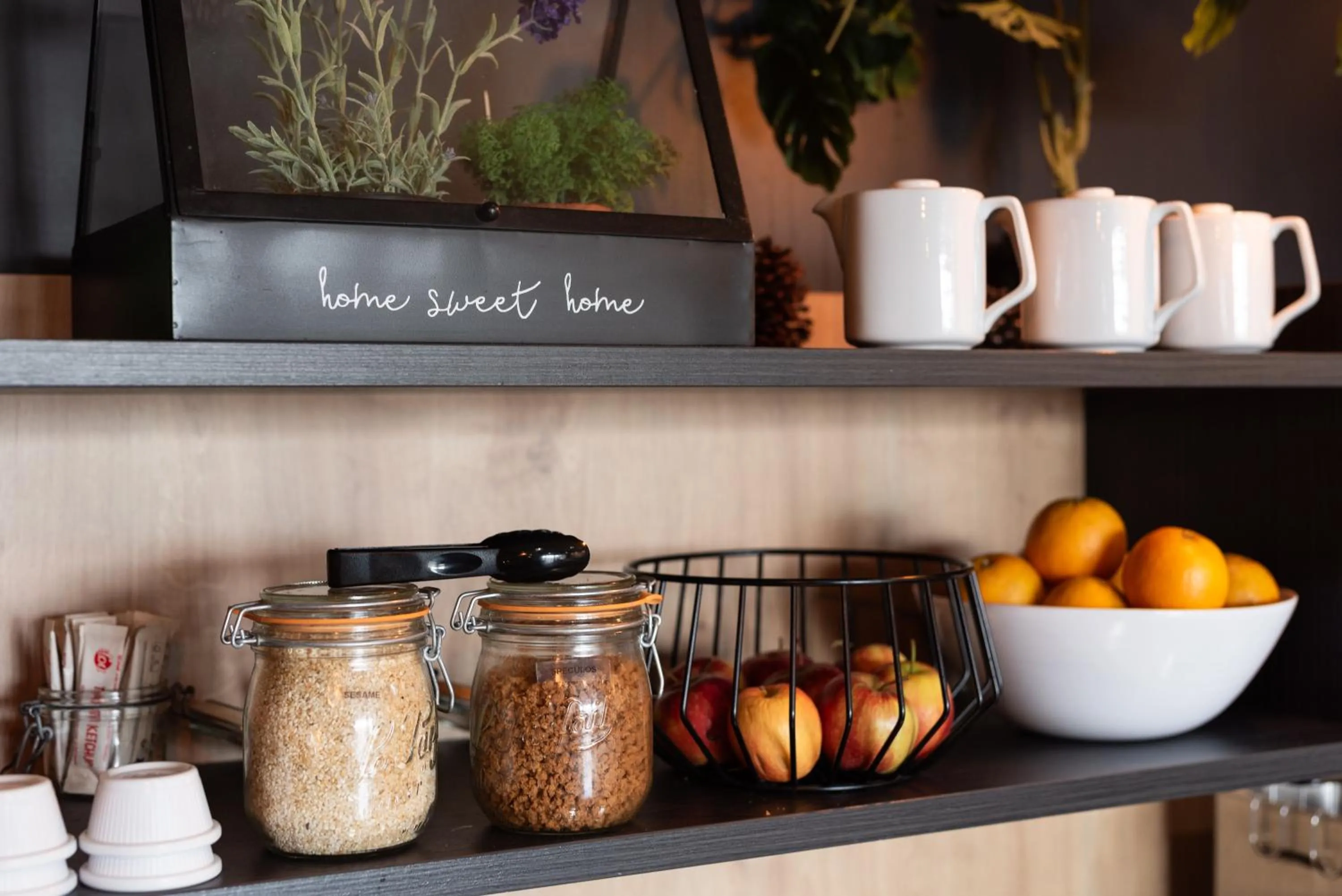 Continental breakfast in Kyriad Crepy En Valois