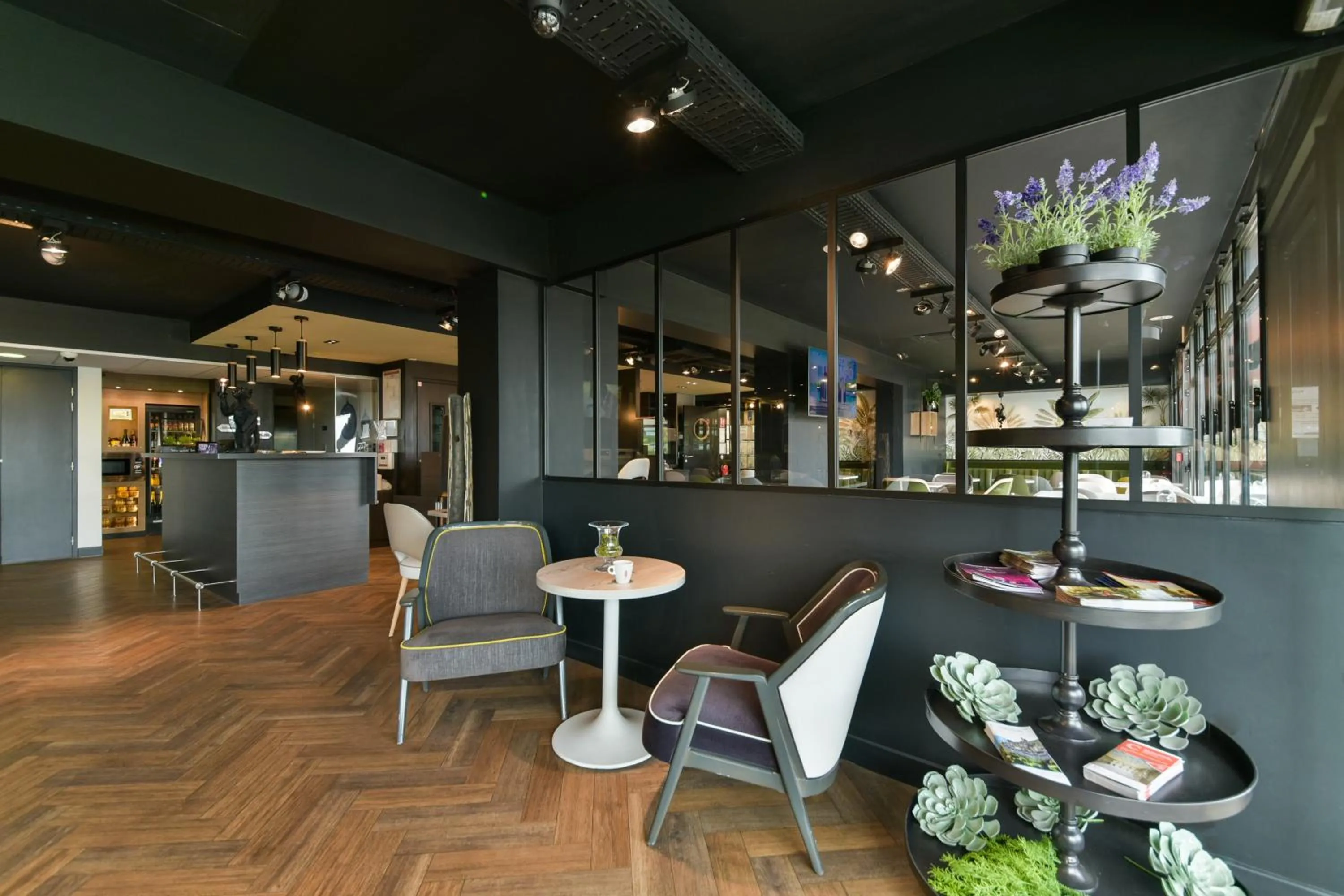 Seating area in Kyriad Crepy En Valois