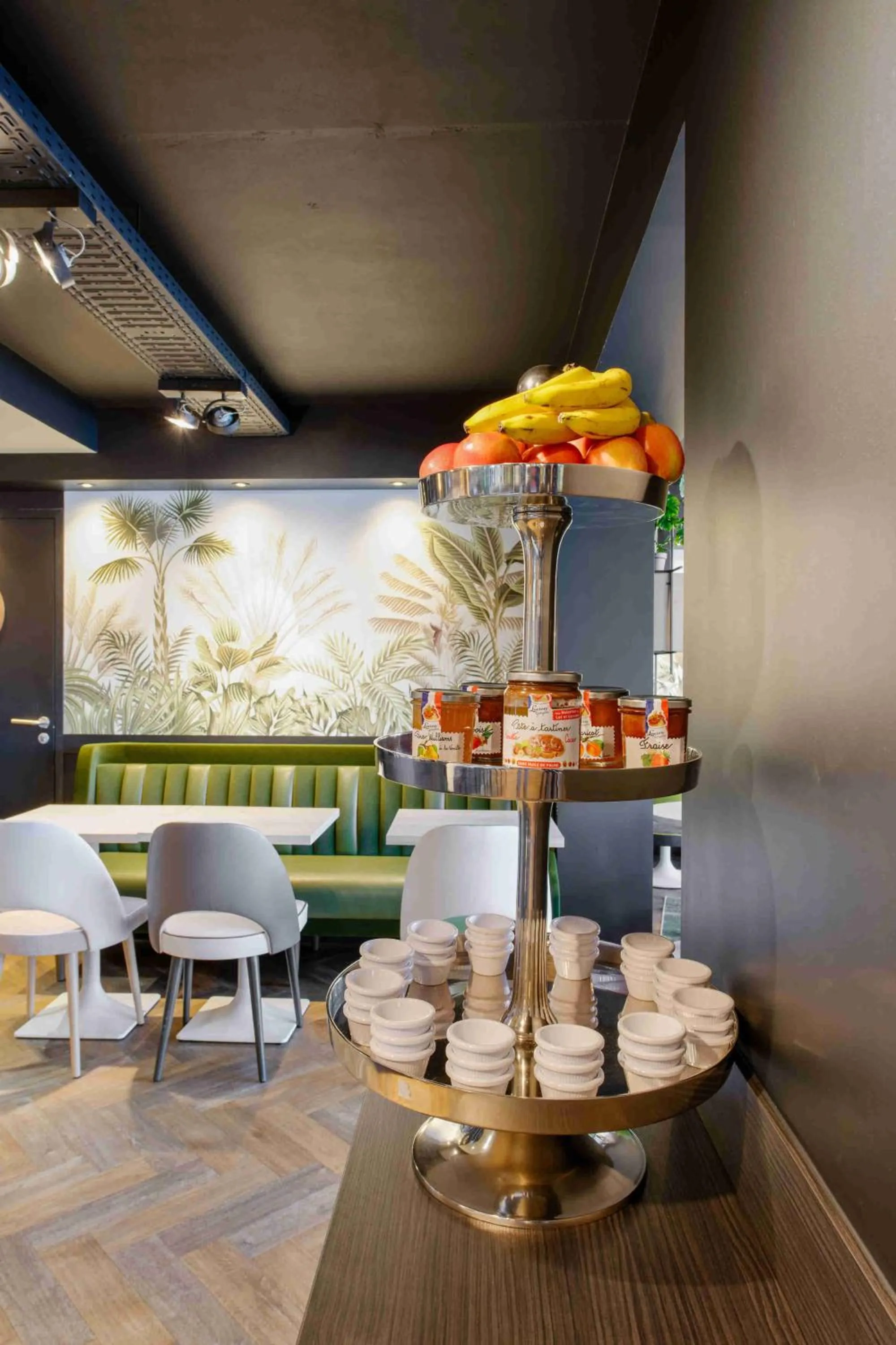 Restaurant/places to eat in Kyriad Crepy En Valois