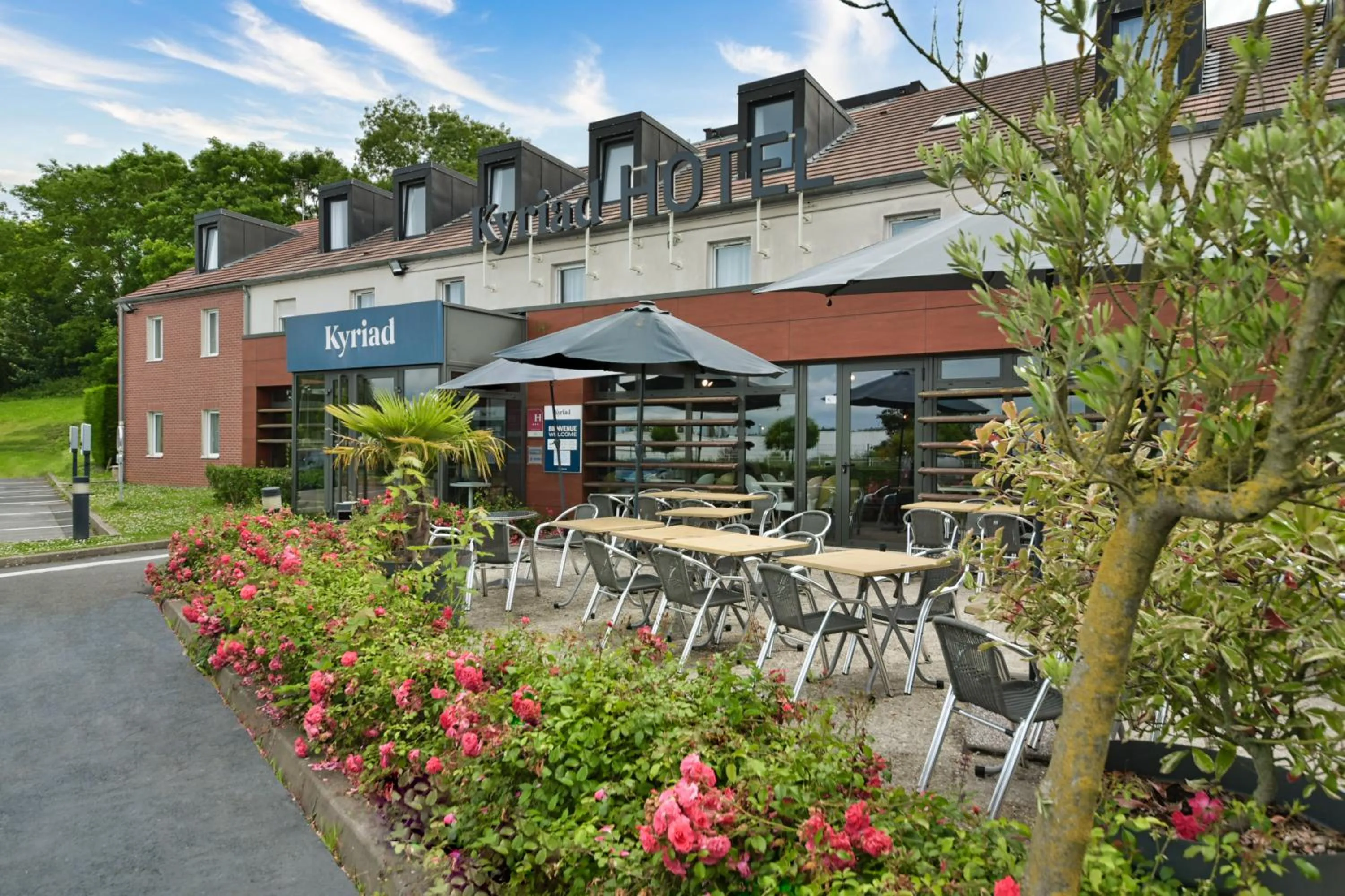 Property building in Kyriad Crepy En Valois