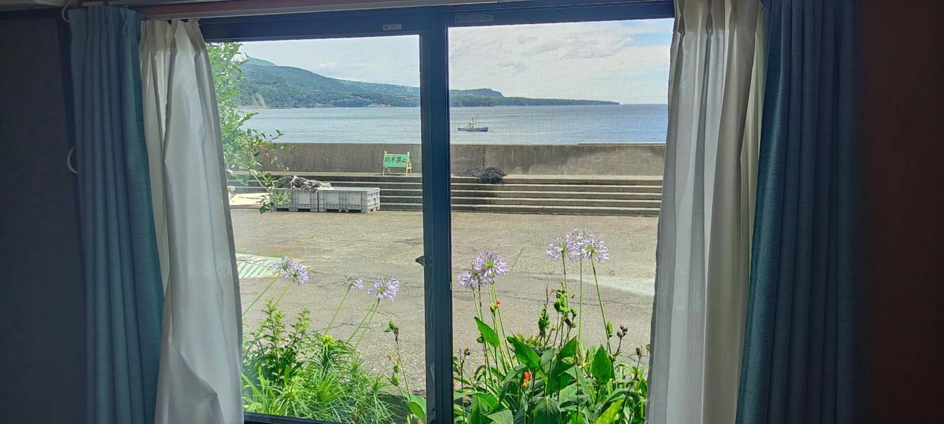 Izu Hokkawa Seaside Guesthouse 伊豆北川の家