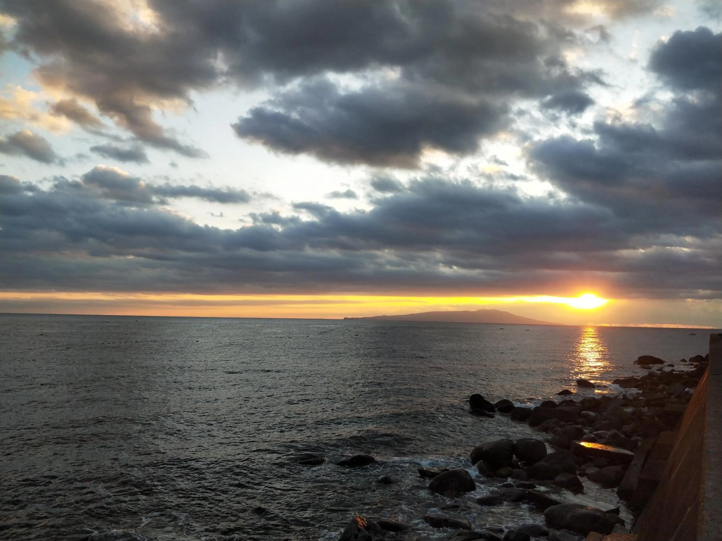 Izu Hokkawa Seaside Guesthouse 伊豆北川の家