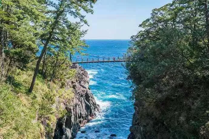 Izu Hokkawa Seaside Guesthouse 伊豆北川の家