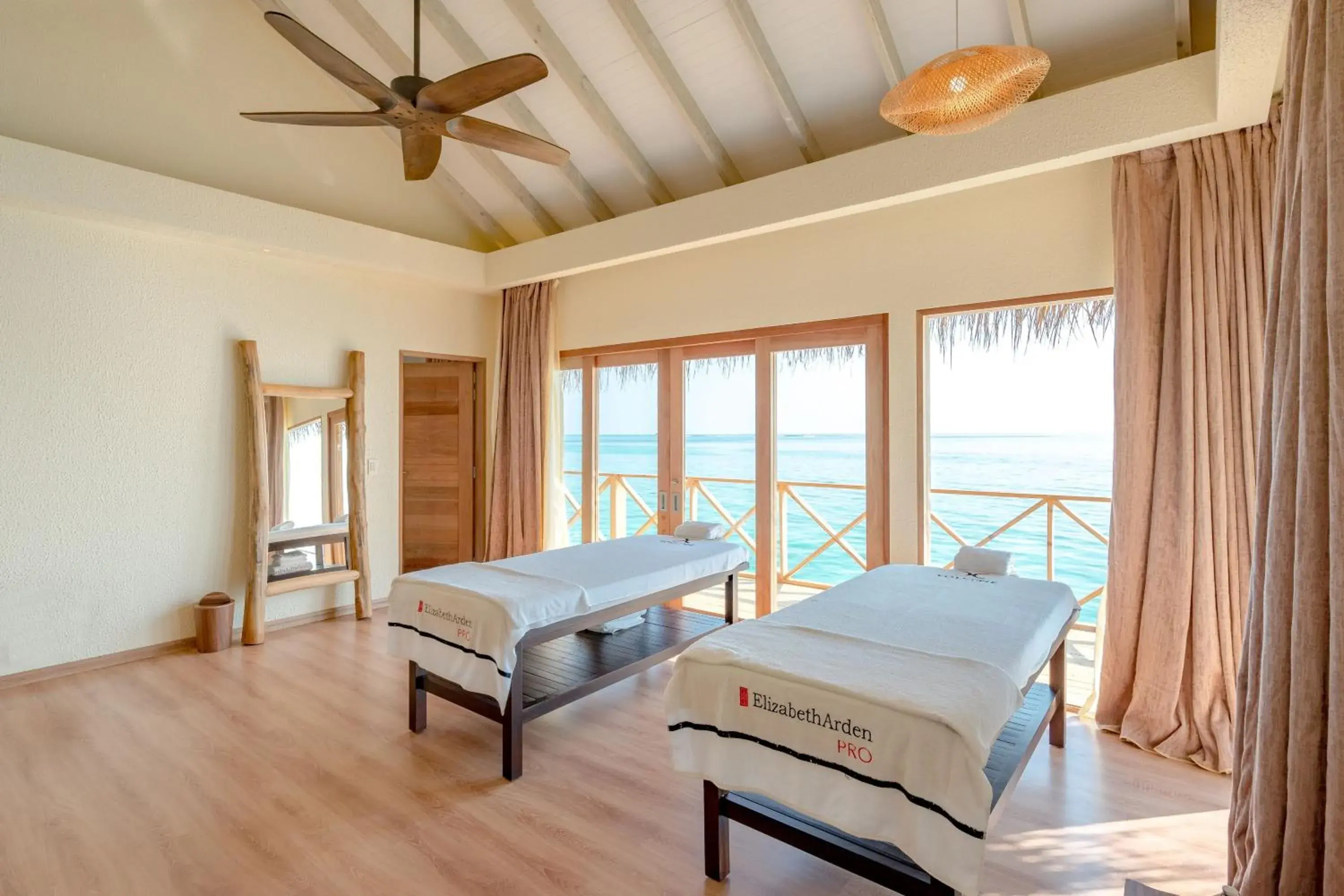 Spa and wellness centre/facilities, Bed in You & Me Maldives - Adults Only - Premium All-Inclusive Spa and wellness centre/facilities, Bed in You & Me Maldives - Adults Only - Premium All-Inclusive