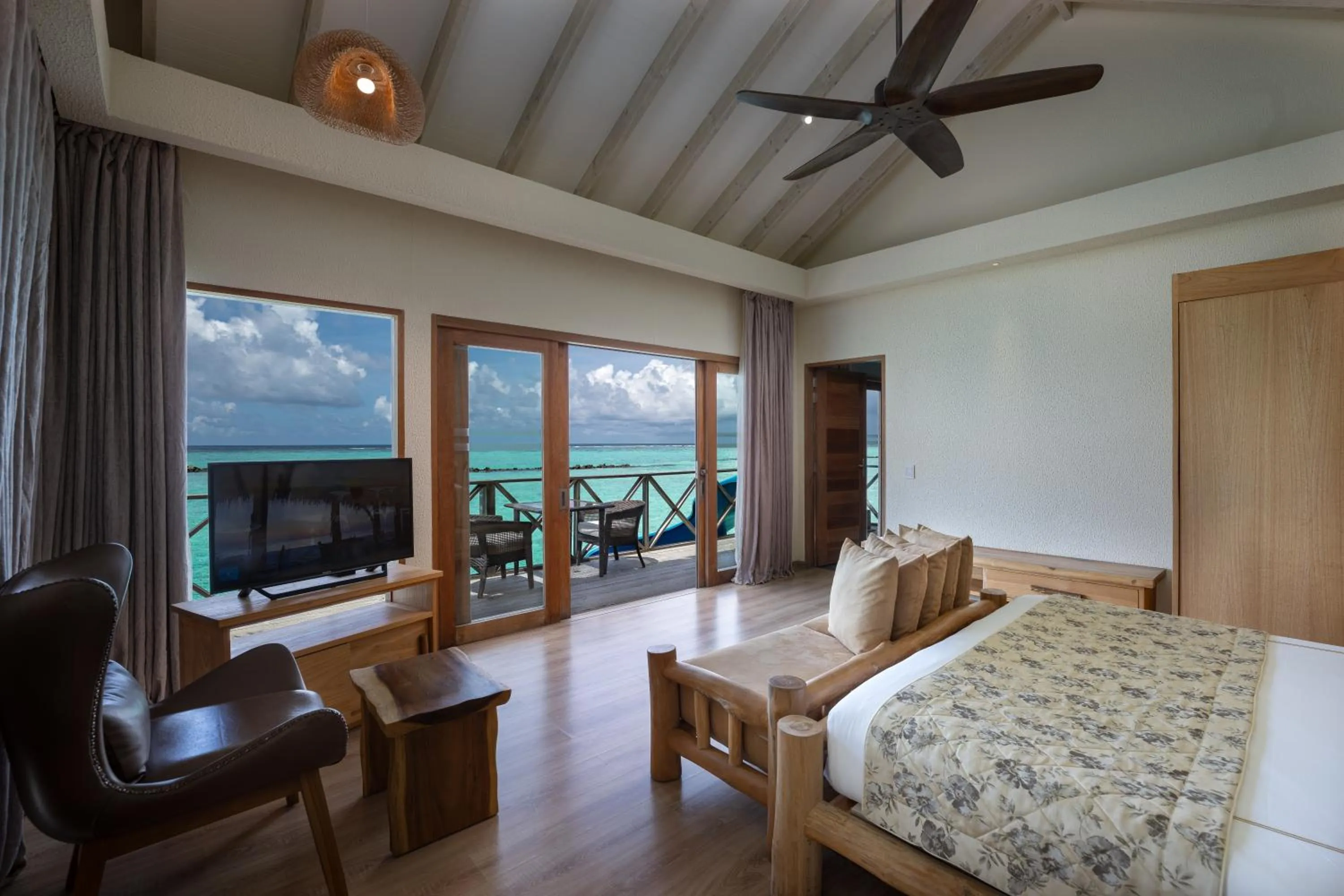 Bed in You & Me Maldives - Adults Only - Premium All-Inclusive