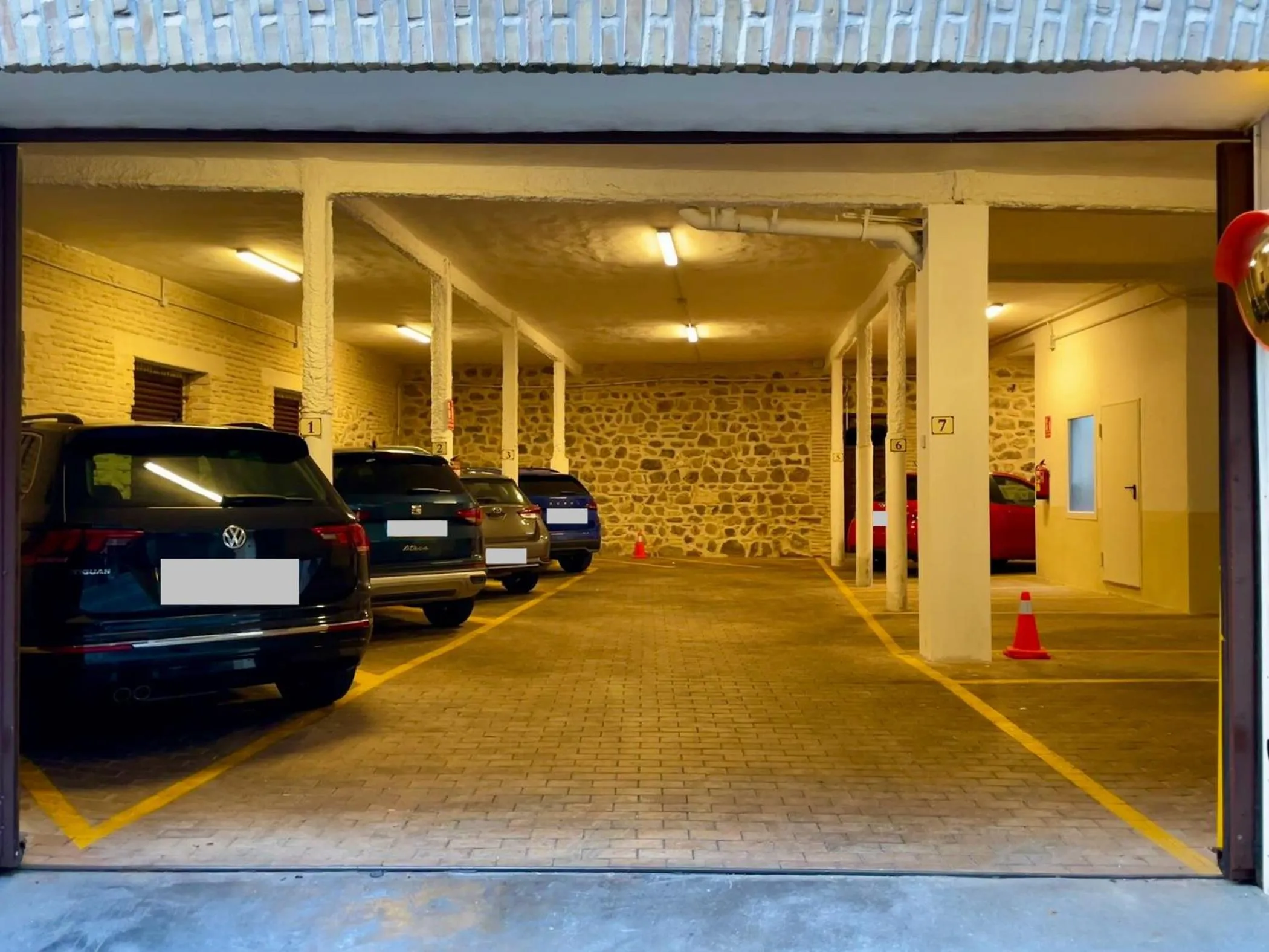 Parking in El Patio de Toledo