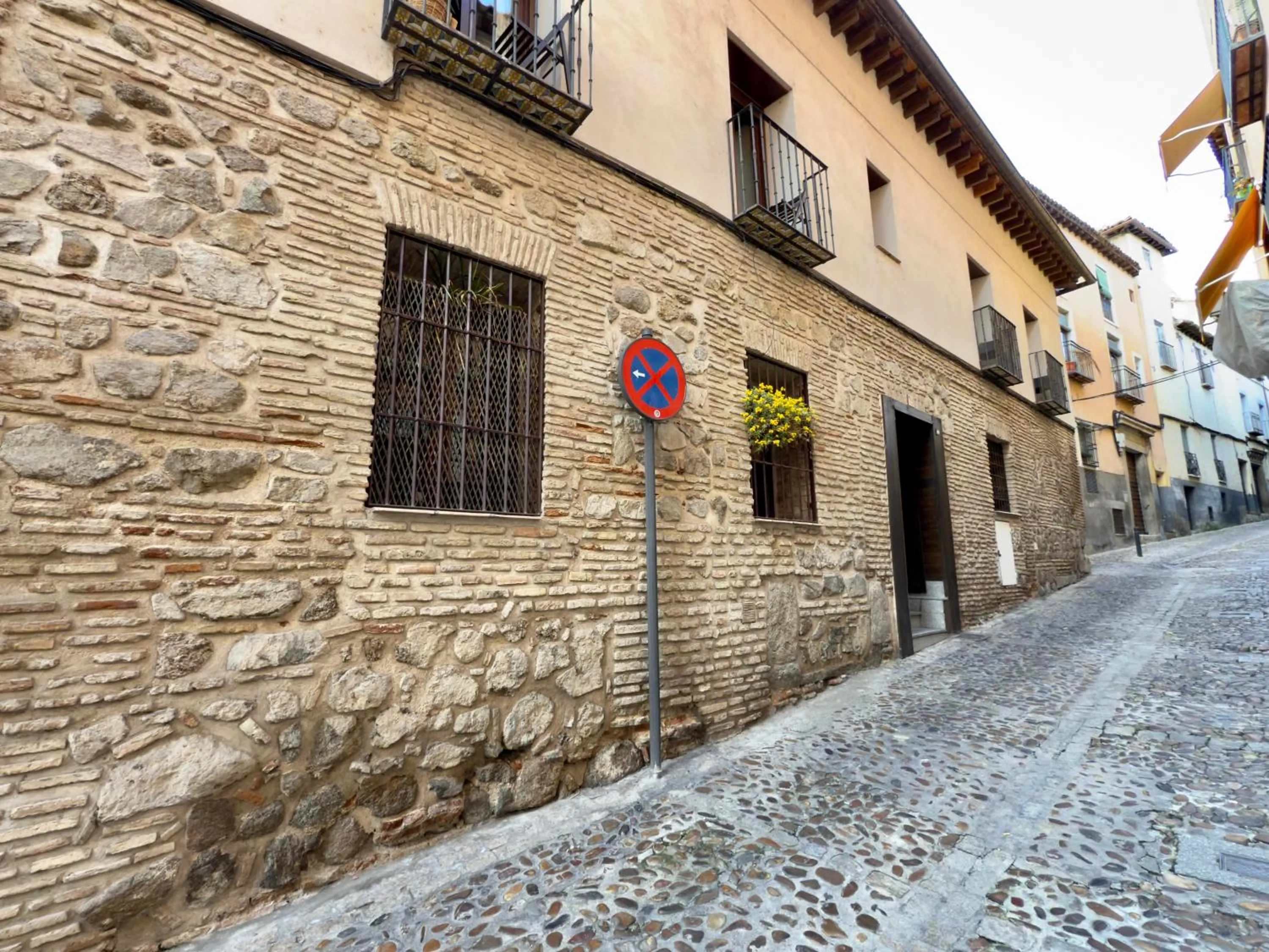 Day in El Patio de Toledo