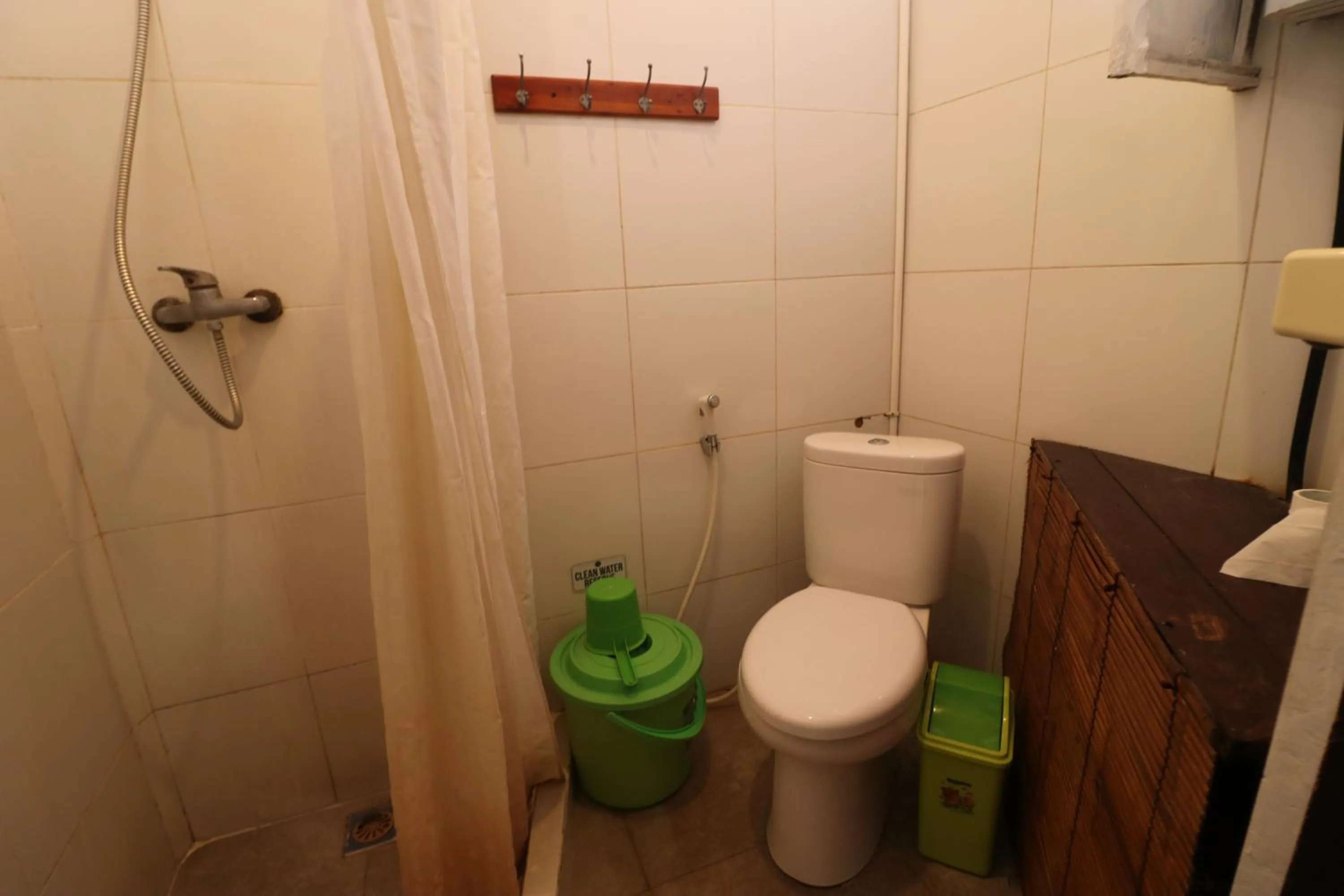 Toilet in Seabreeze Hostel Bali