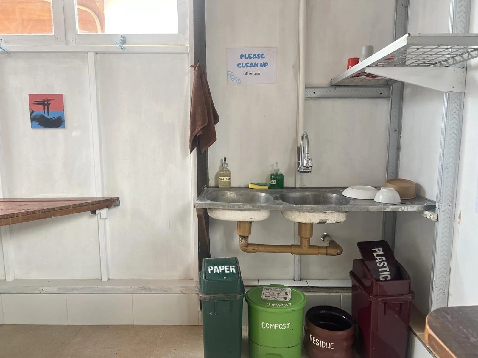 Kitchen or kitchenette in Seabreeze Hostel Bali