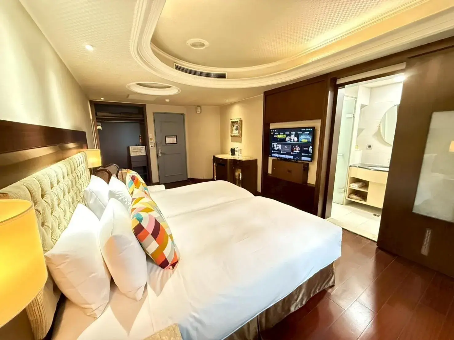 Photo of the whole room, Bed in Taipei Charming City Hotel Photo of the whole room, Bed in Taipei Charming City Hotel