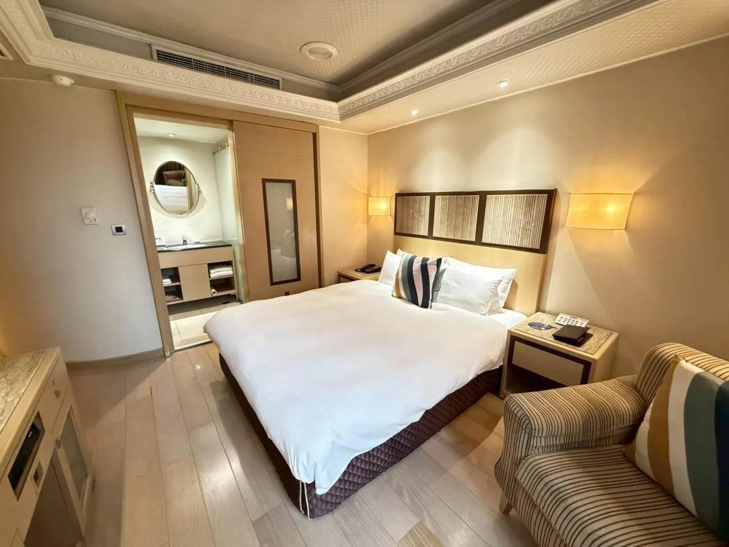 Bedroom, Bed in Taipei Charming City Hotel