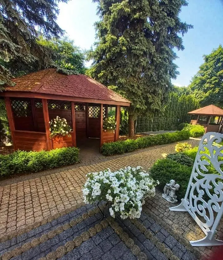 Property building in Dworek Vesaria