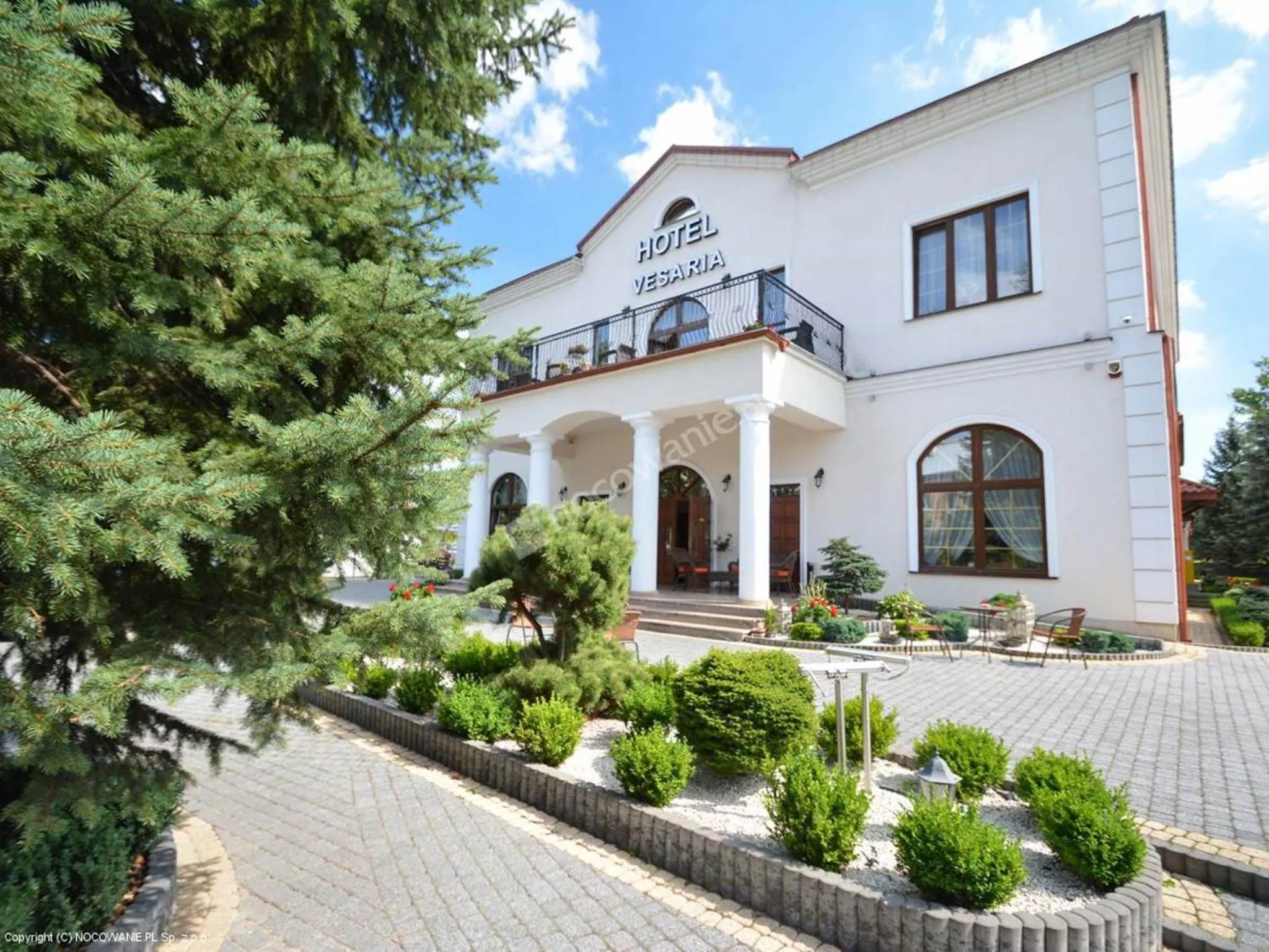 Facade/entrance in Dworek Vesaria