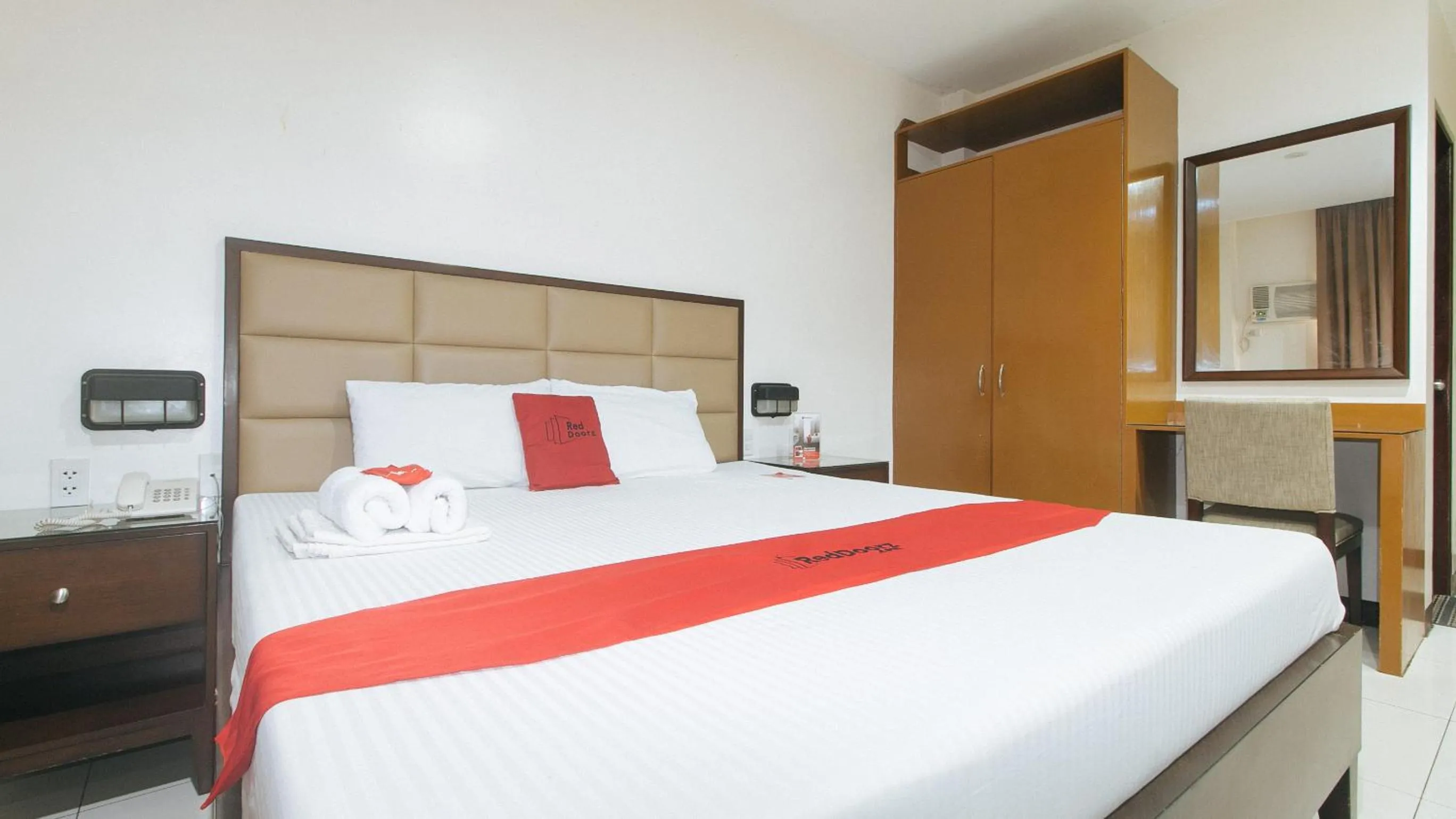 Bedroom, Bed in RedDoorz near Angeles University Foundation