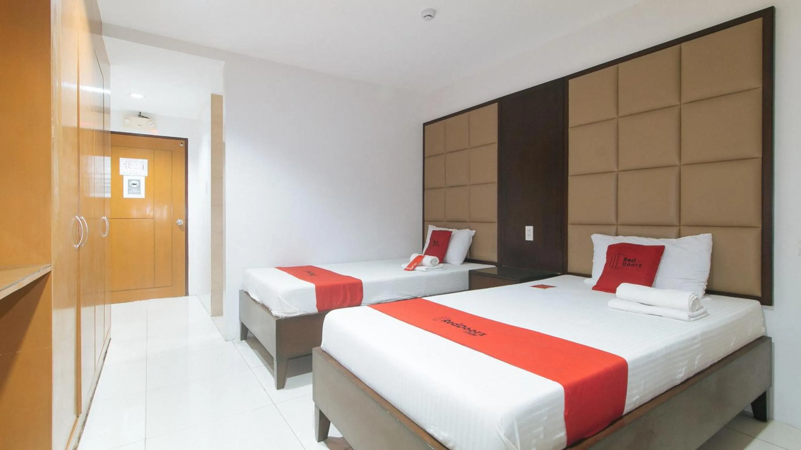 Bedroom, Bed in RedDoorz near Angeles University Foundation