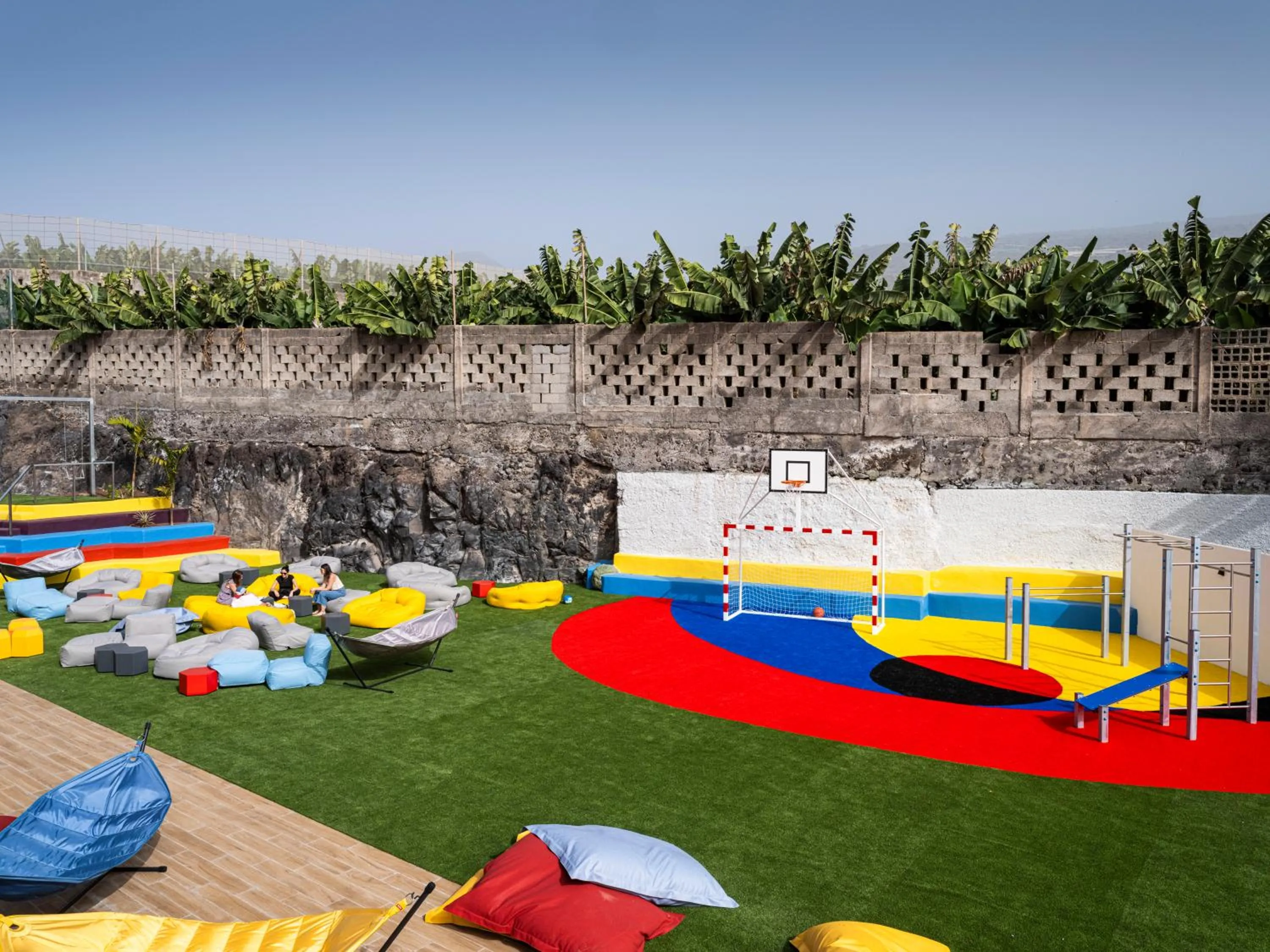 Entertainment in Sholeo Lodges Los Gigantes