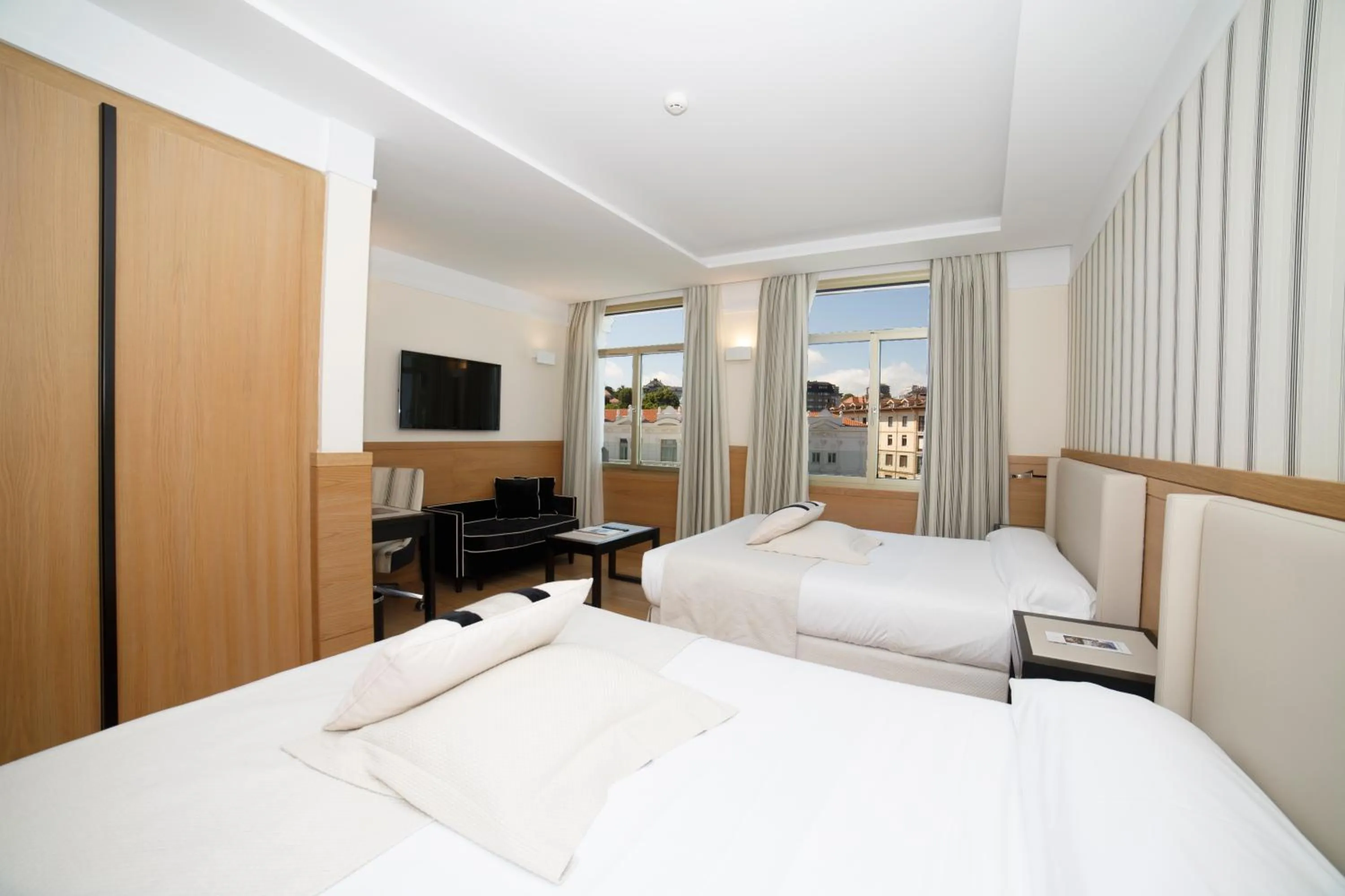 Photo of the whole room, Bed in Gran Hotel Sardinero