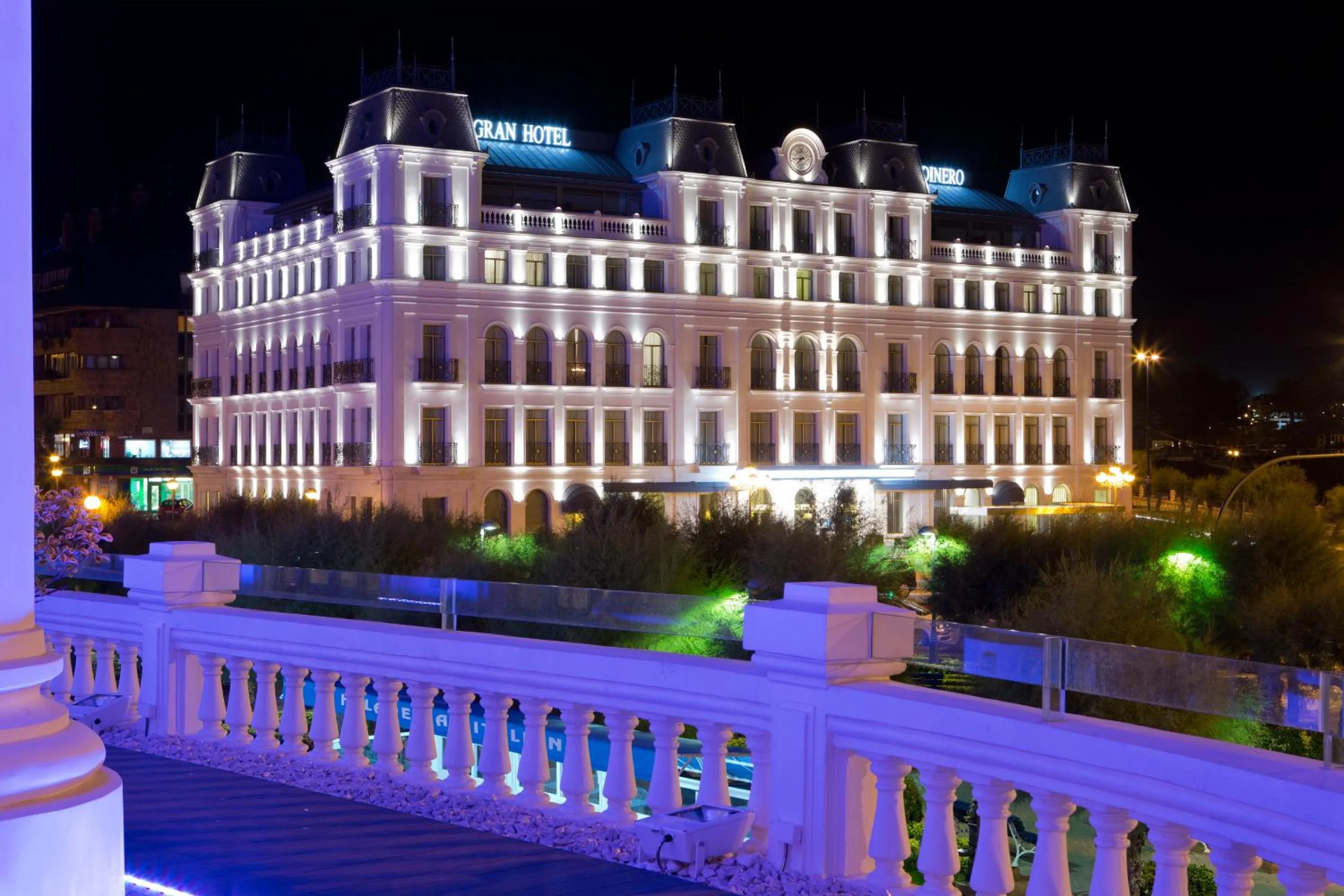 Facade/entrance in Gran Hotel Sardinero