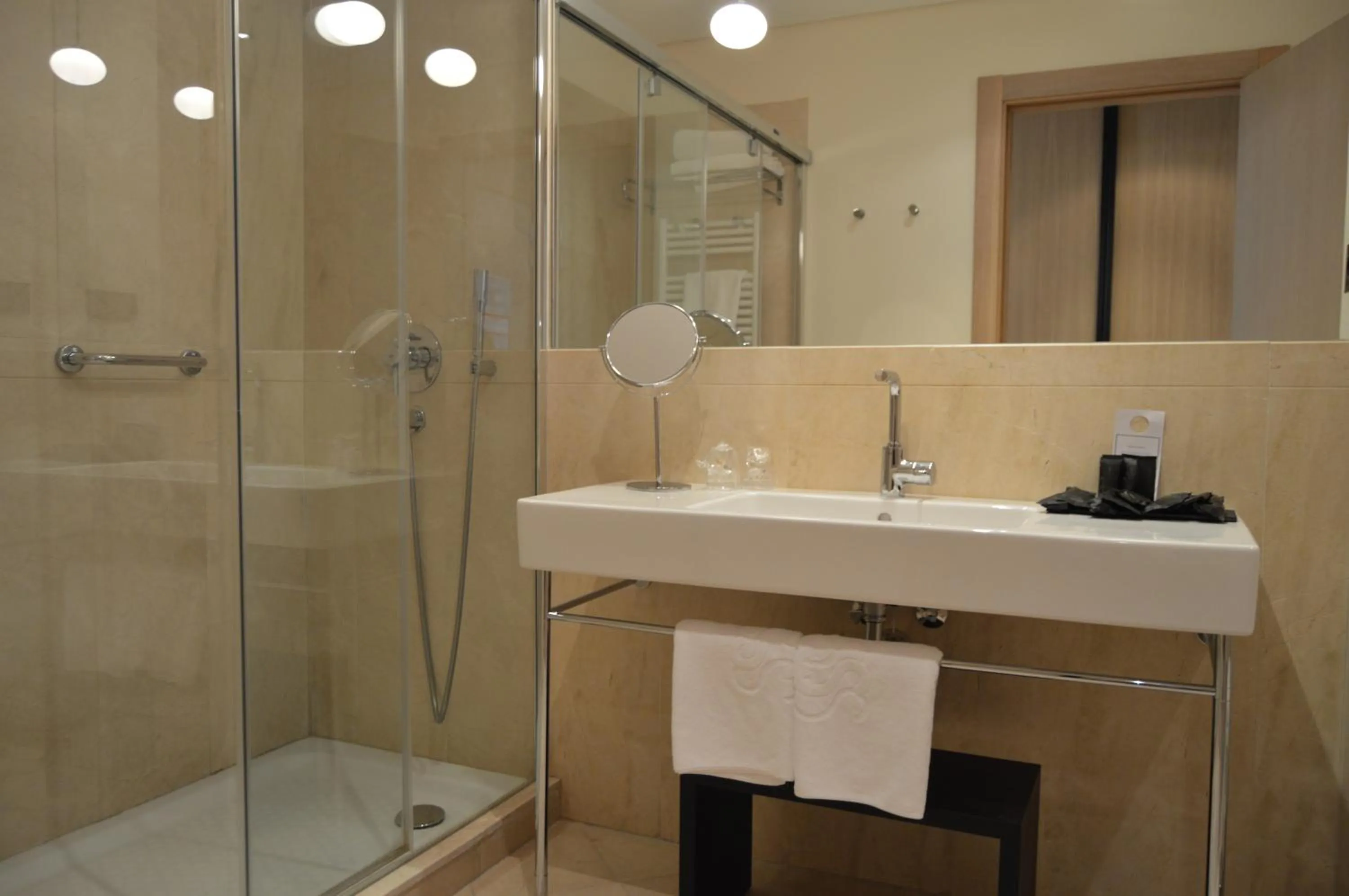 Photo of the whole room in Gran Hotel Sardinero