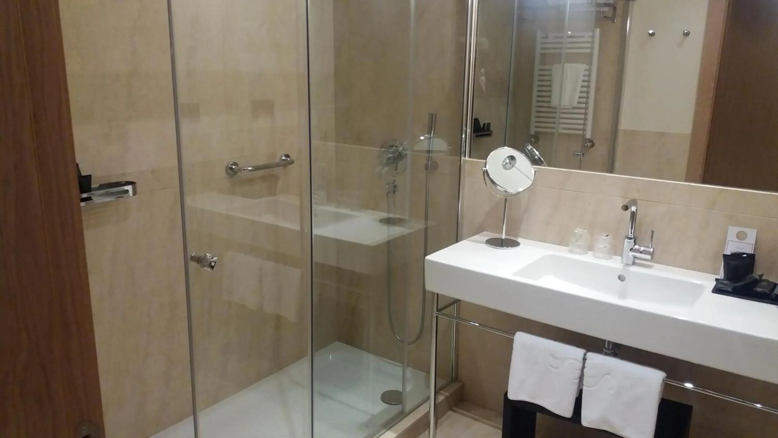 Photo of the whole room in Gran Hotel Sardinero