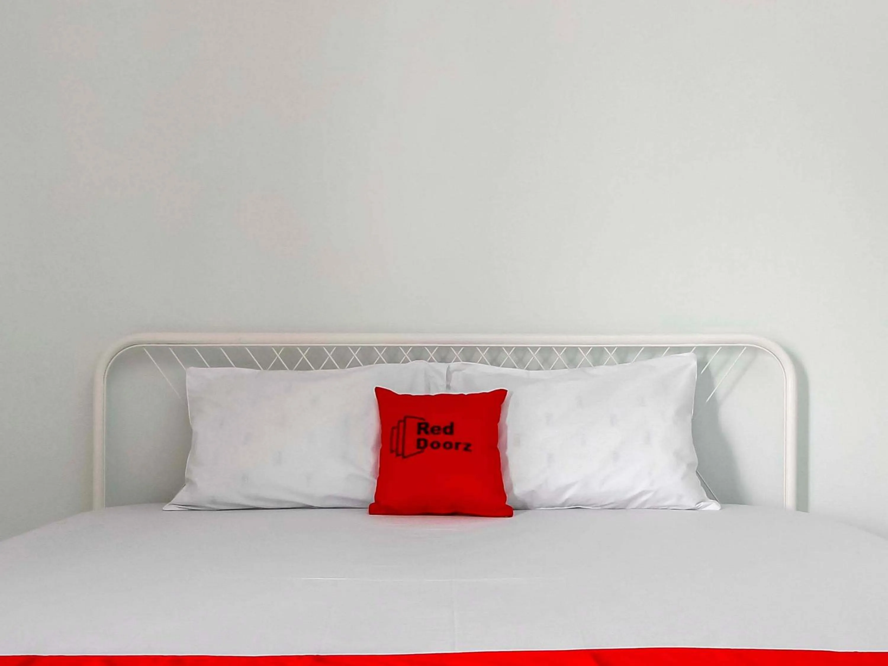 Bedroom, Bed in RedDoorz @ Jagakarsa 2