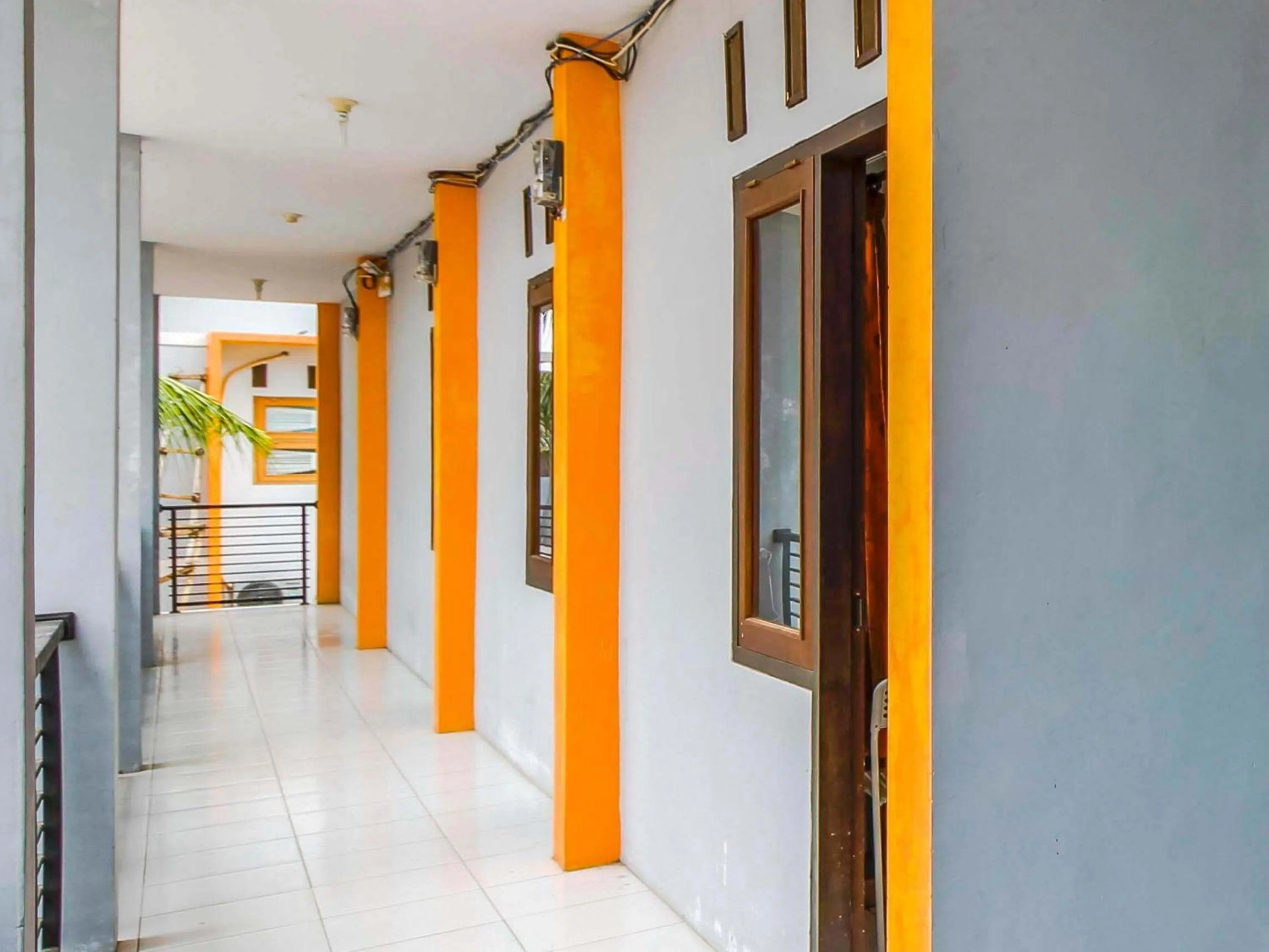 Property building in RedDoorz @ Jagakarsa 2