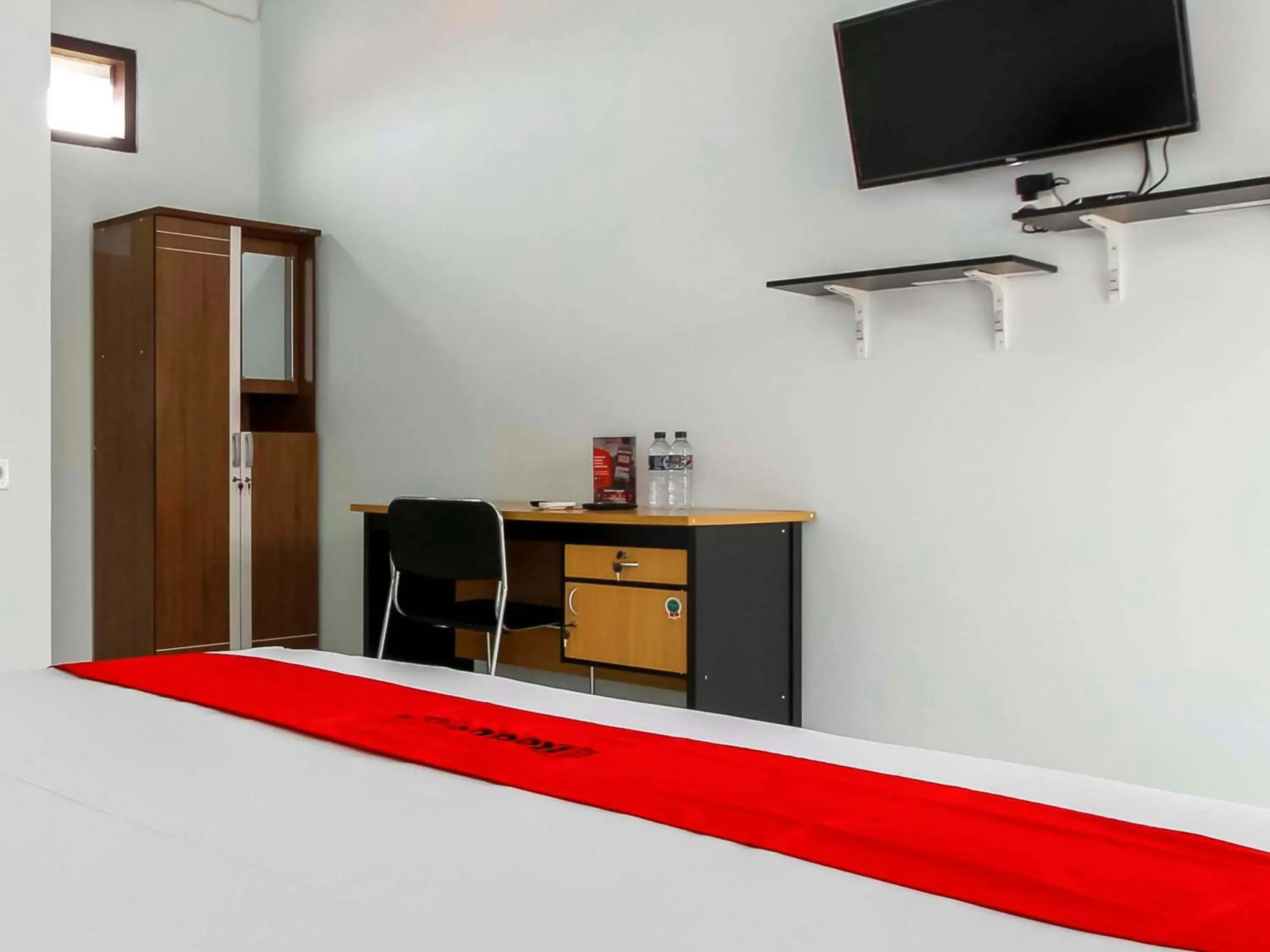 Bedroom in RedDoorz @ Jagakarsa 2 Bedroom in RedDoorz @ Jagakarsa 2