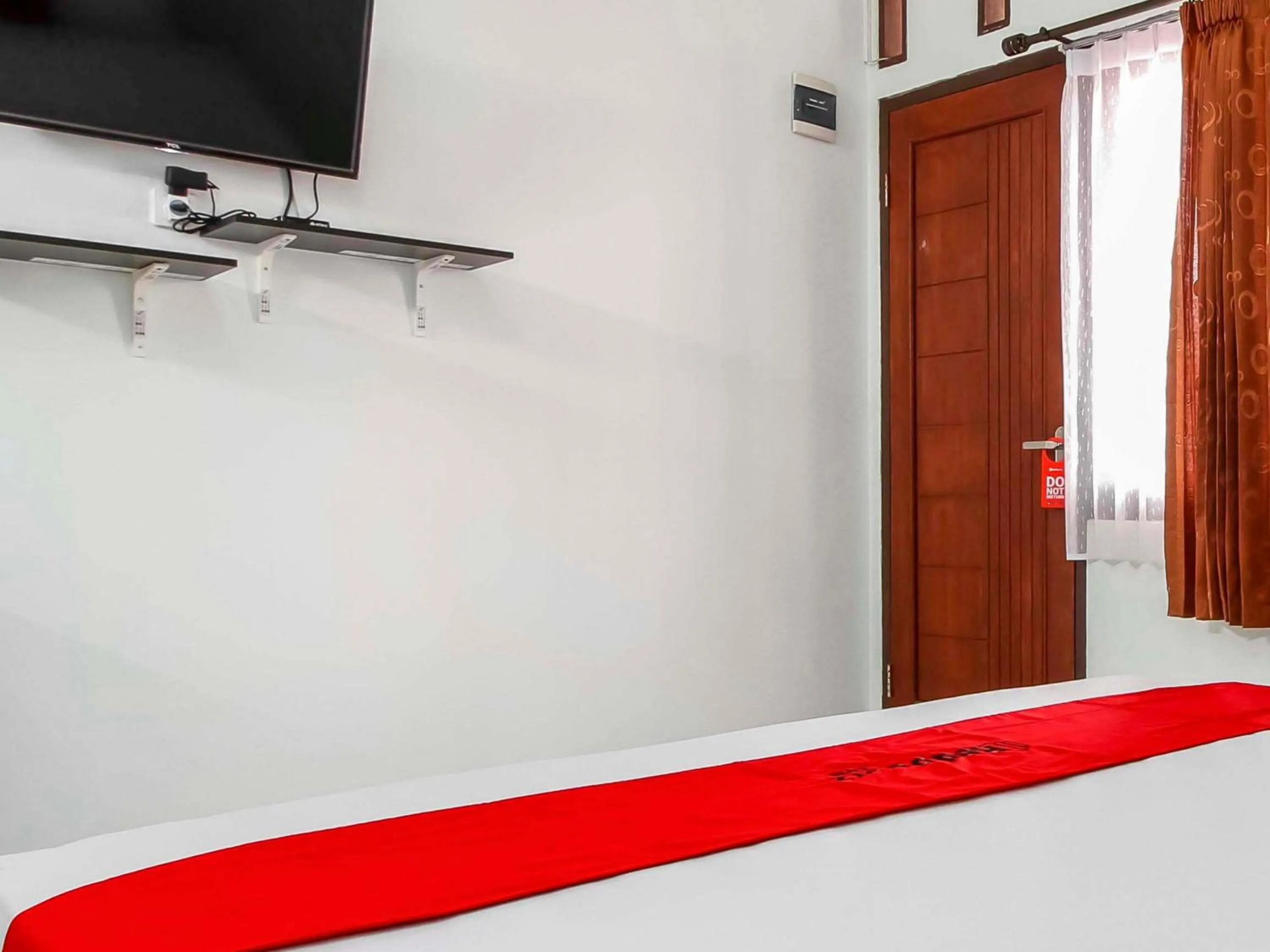 Bedroom, Bed in RedDoorz @ Jagakarsa 2