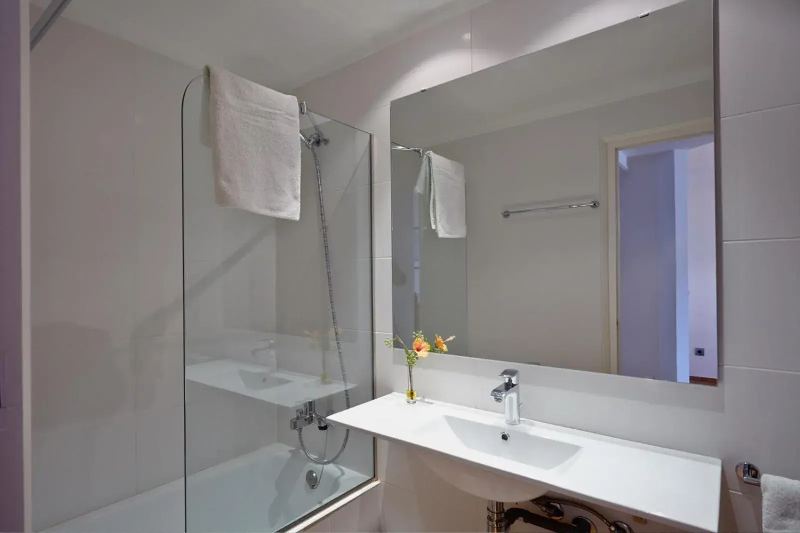 One-Bedroom Apartment (4 Adults) in Apartaments Les Dunes One-Bedroom Apartment (4 Adults) in Apartaments Les Dunes