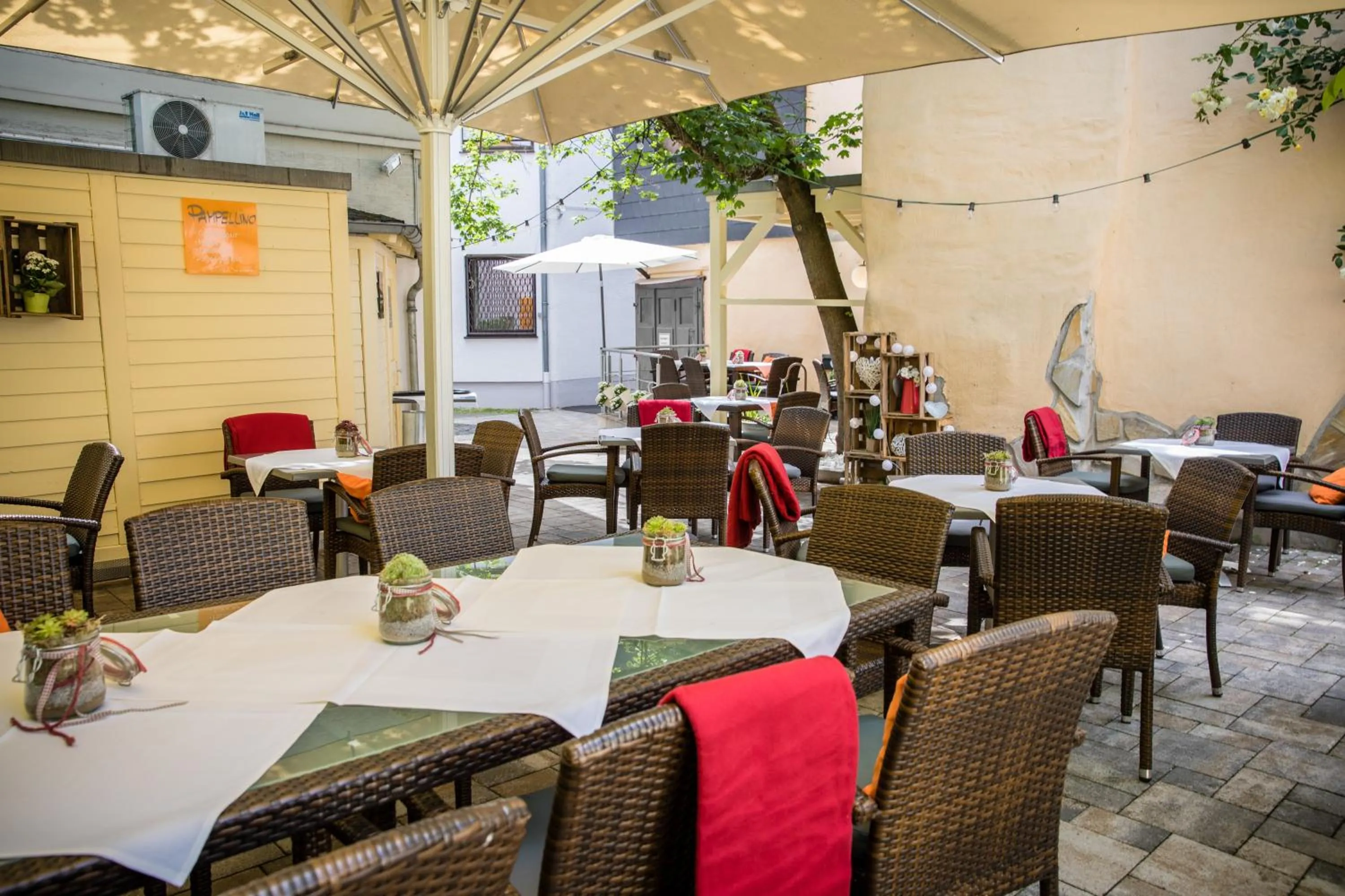 Restaurant/places to eat in Das Mühlentor Hotel