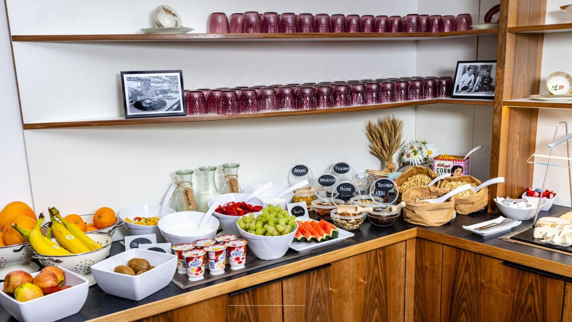 Buffet breakfast in Das Mühlentor Hotel