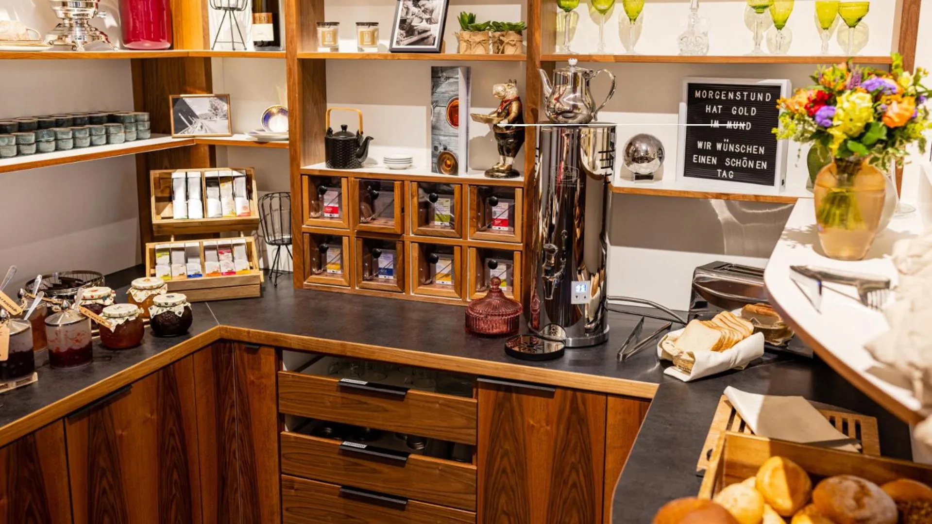 Buffet breakfast in Das Mühlentor Hotel