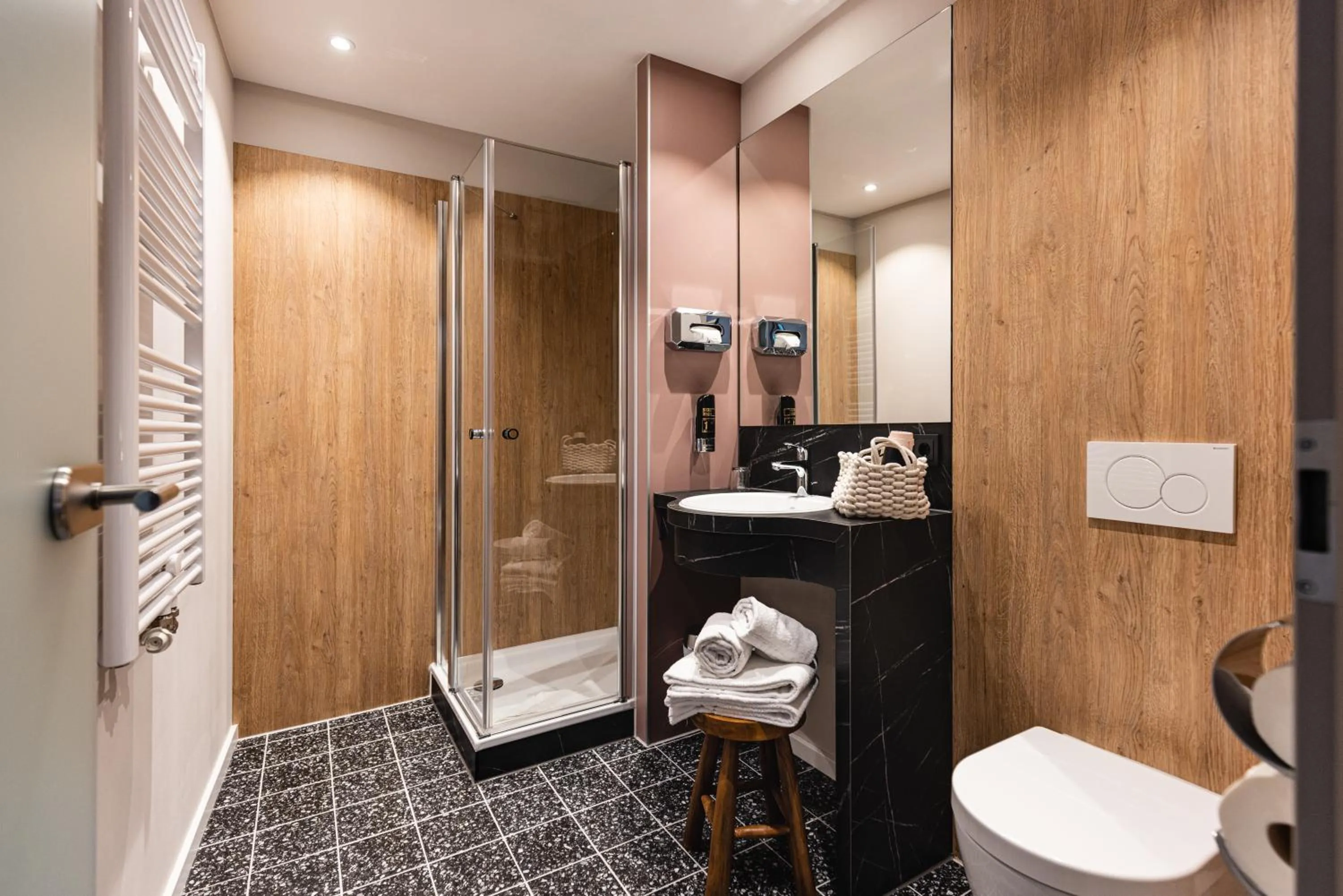 Toilet in Das Mühlentor Hotel