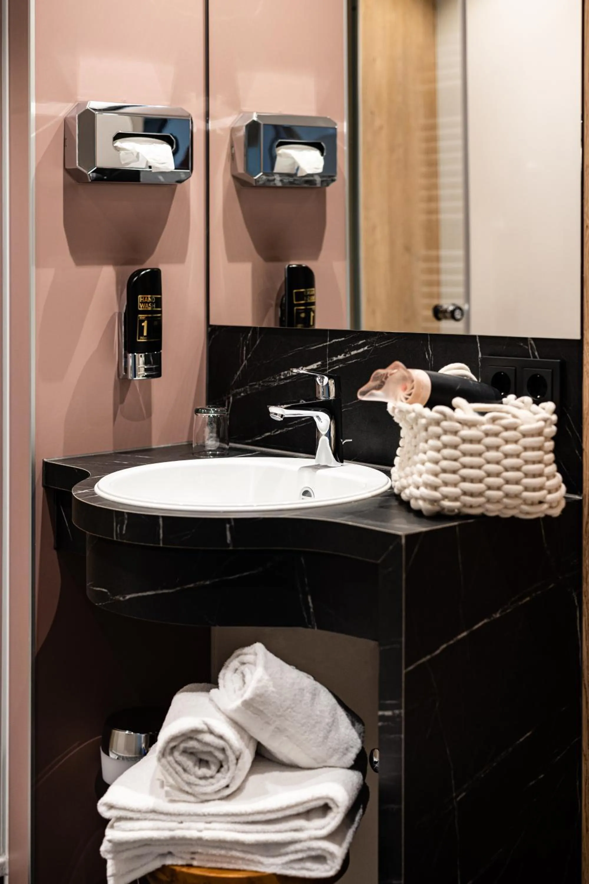 Bathroom in Das Mühlentor Hotel