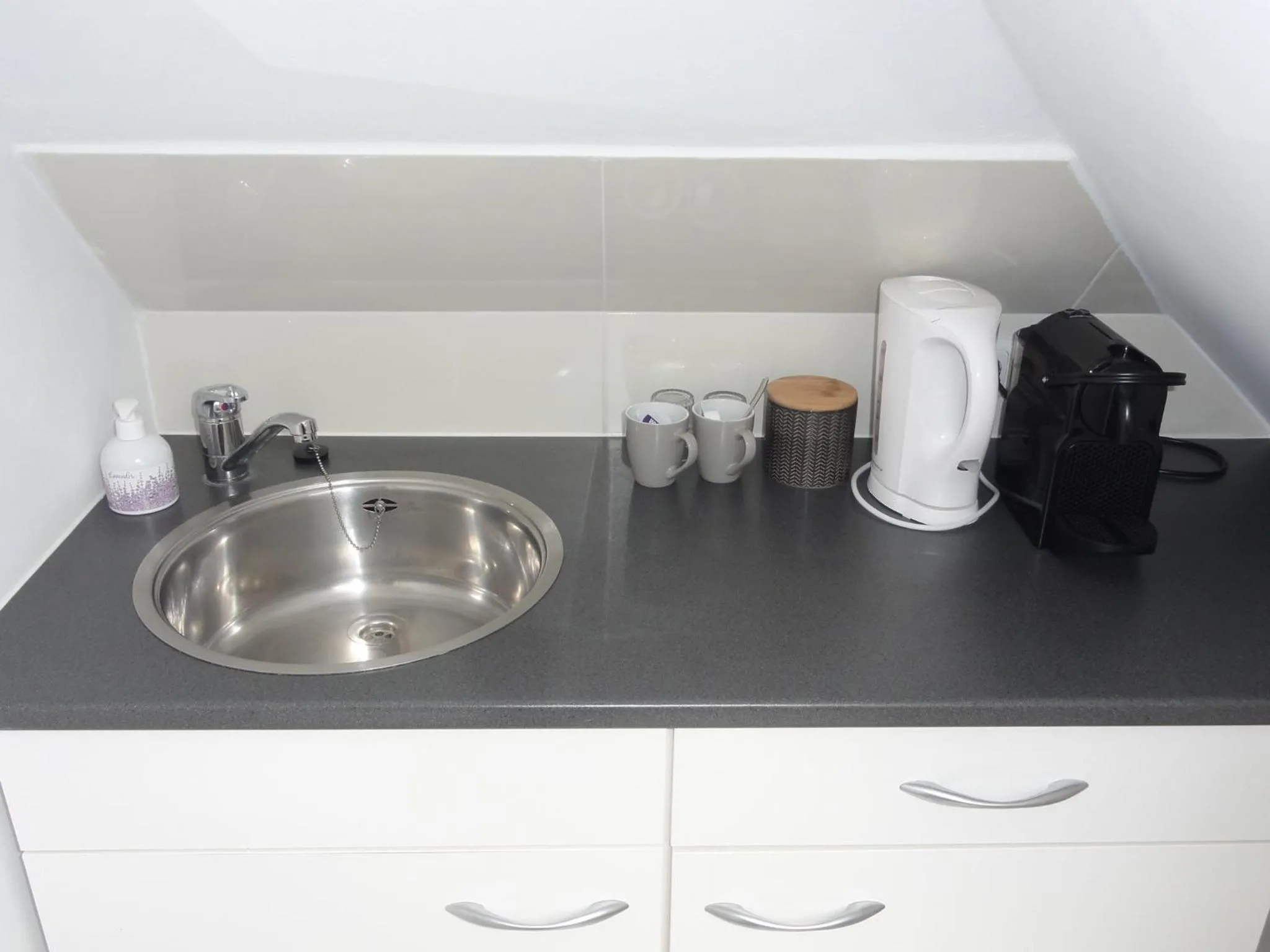 Standard Double Room No Pets Allowed - single occupancy in Pension Corper