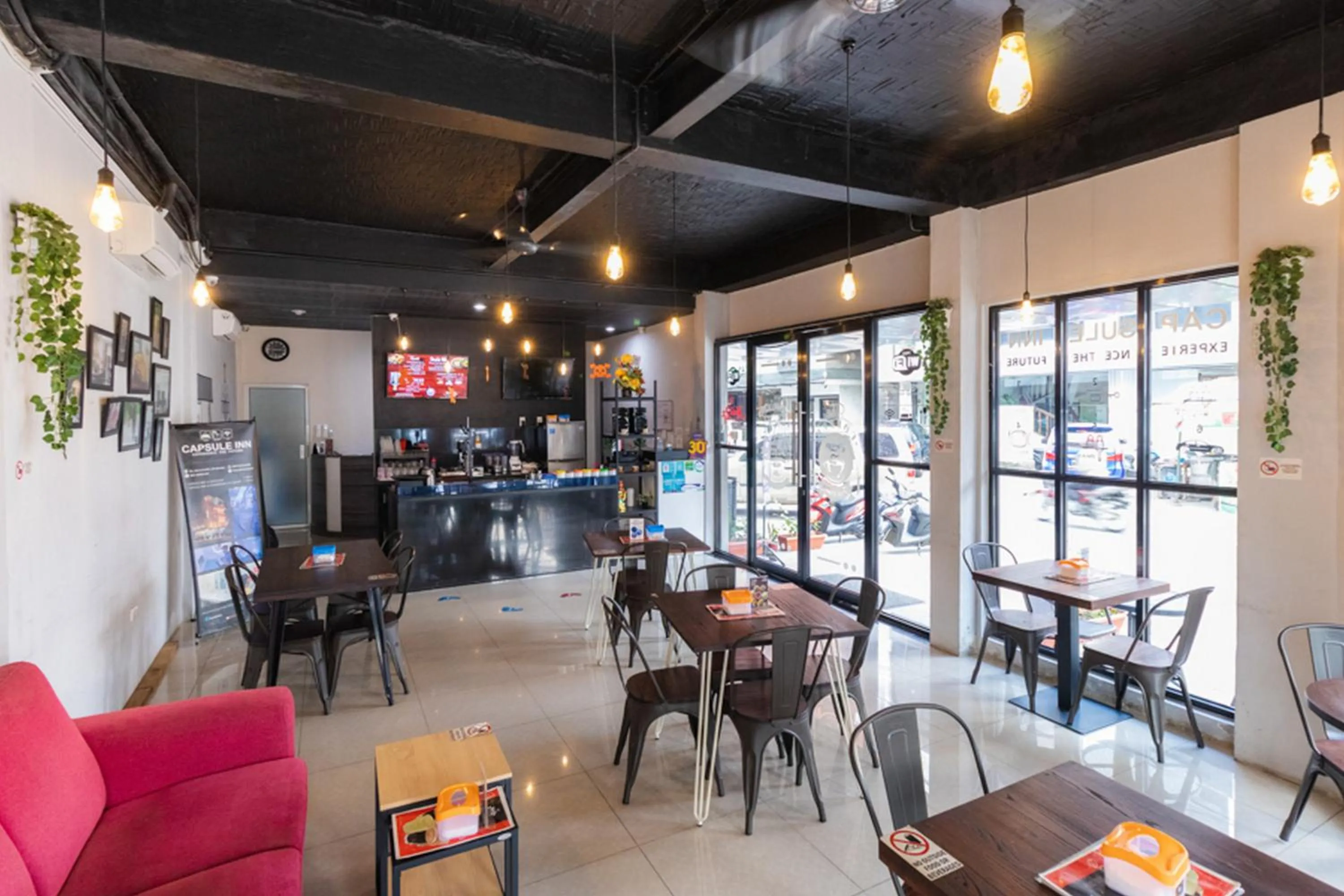 Facade/entrance in RedDoorz Hostel @ Capsule Inn Medan