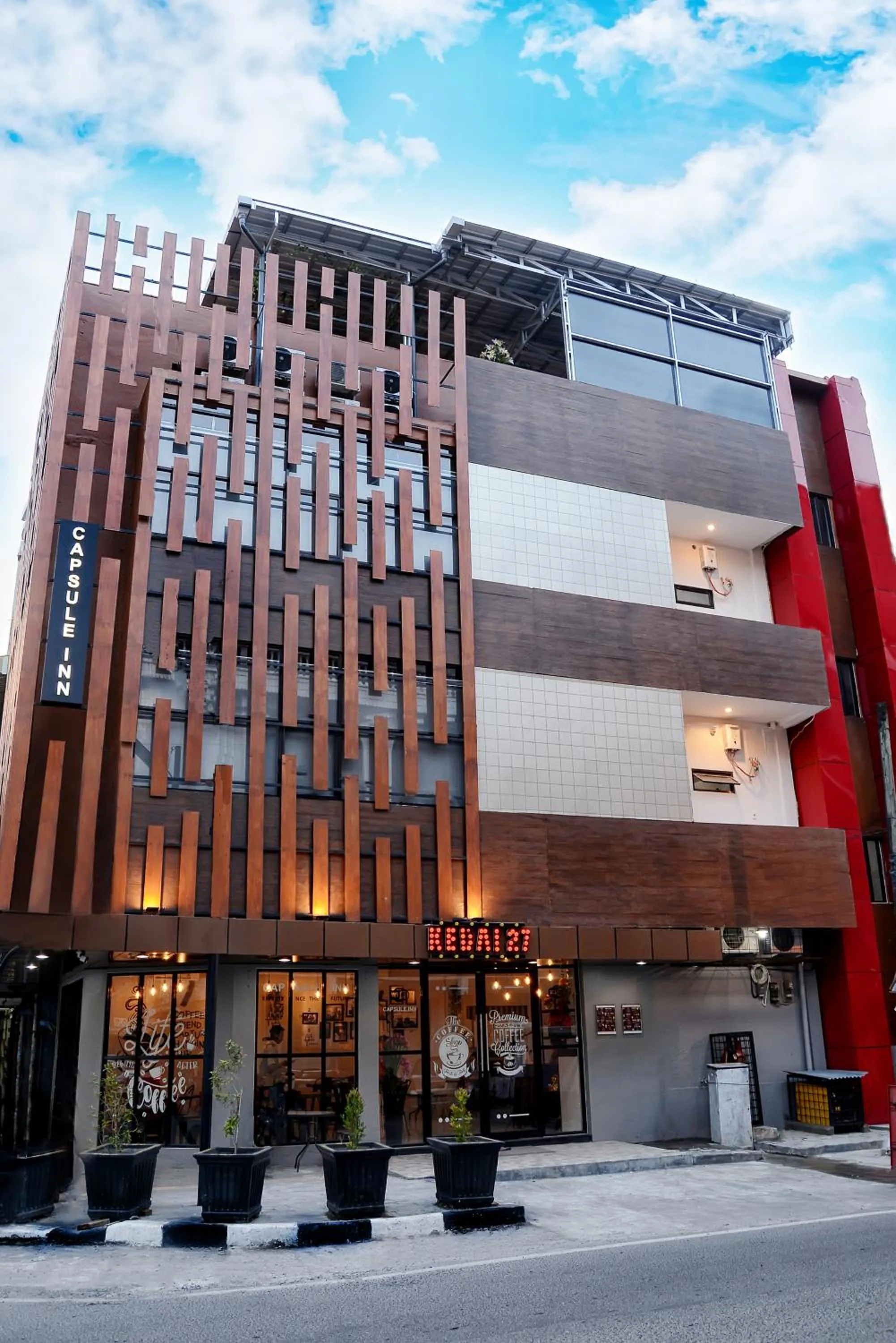 Property building in RedDoorz Hostel @ Capsule Inn Medan