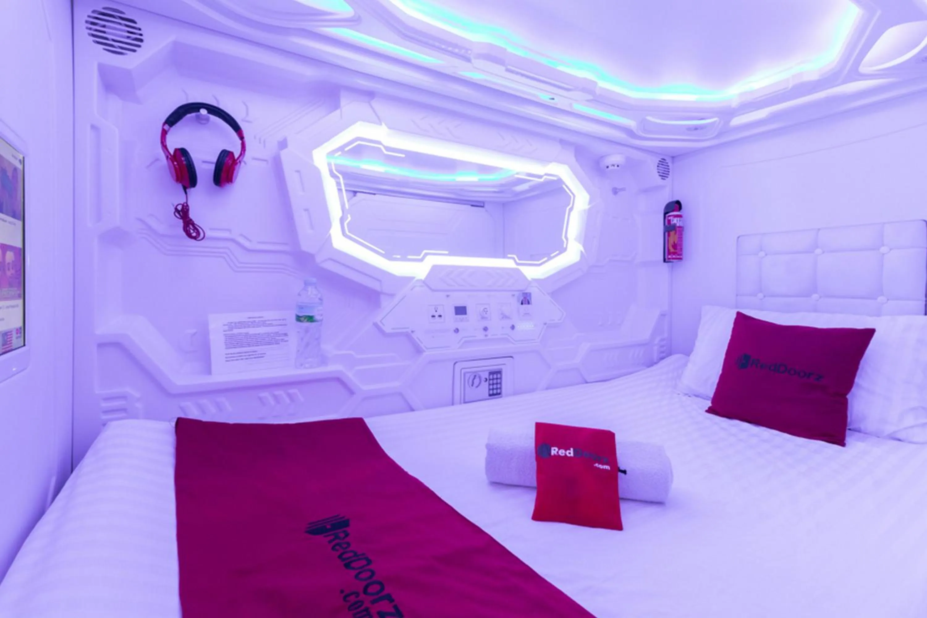 Bed in RedDoorz Hostel @ Capsule Inn Medan