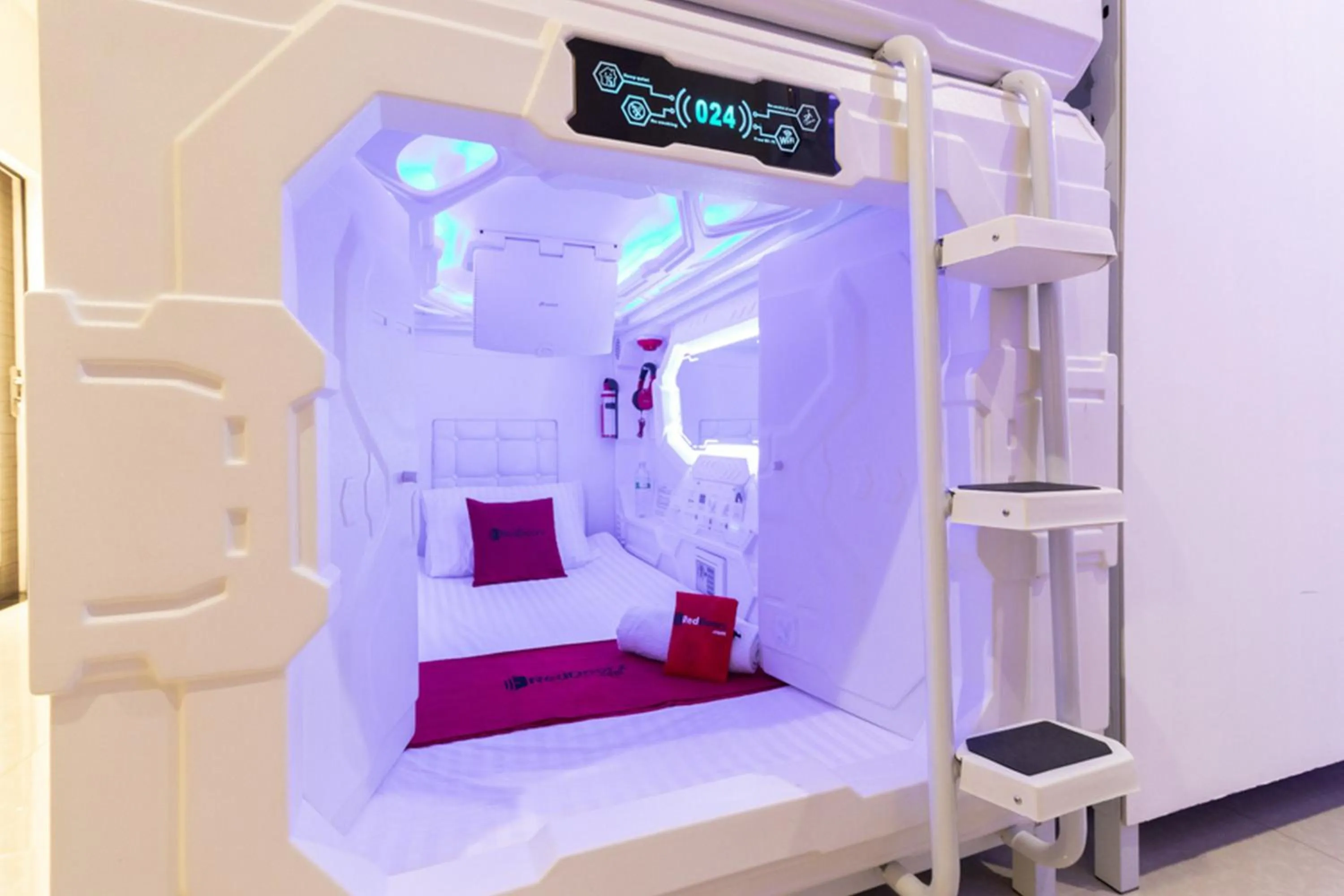 Bed in RedDoorz Hostel @ Capsule Inn Medan