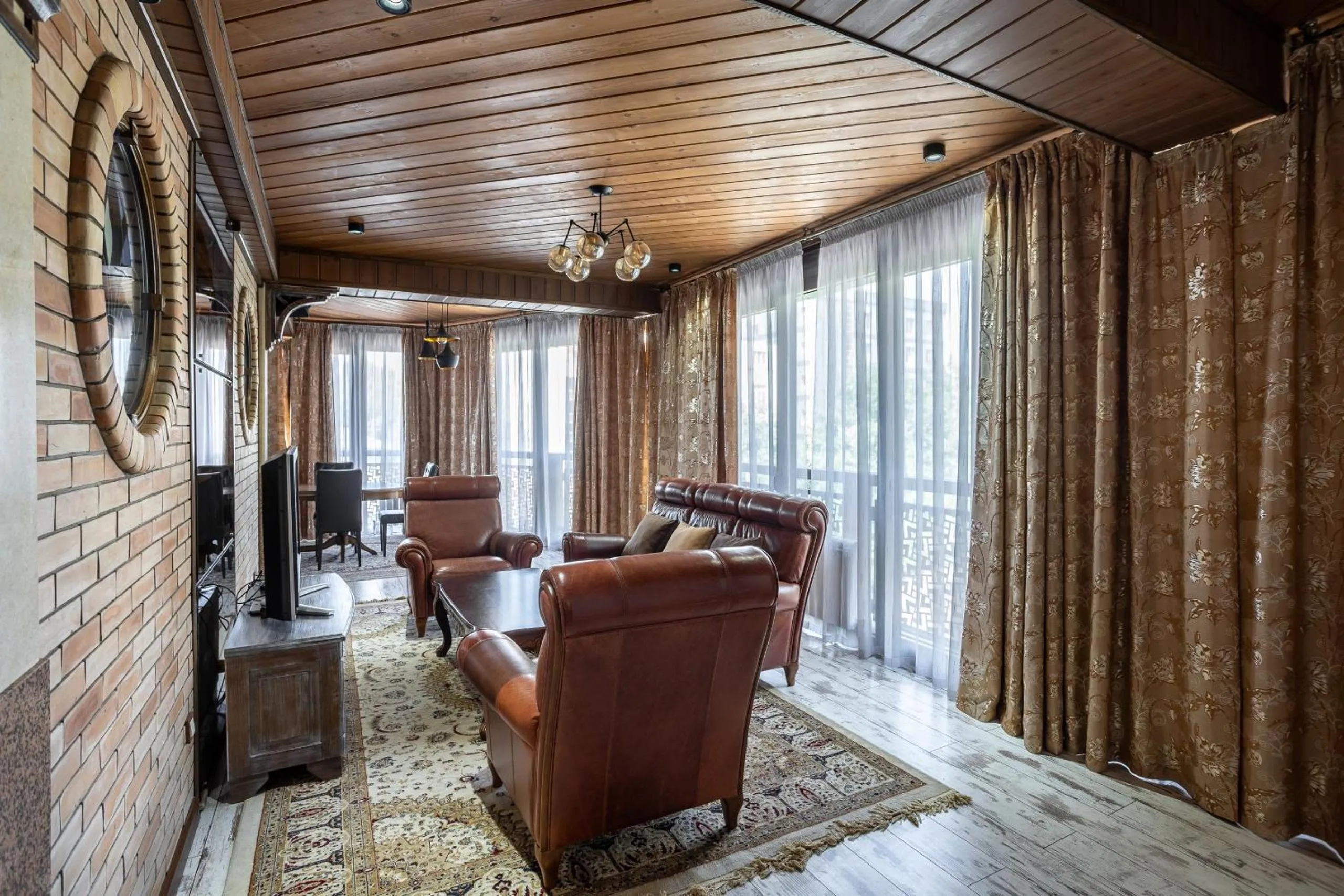 TV and multimedia in Sacvoyage Hotel