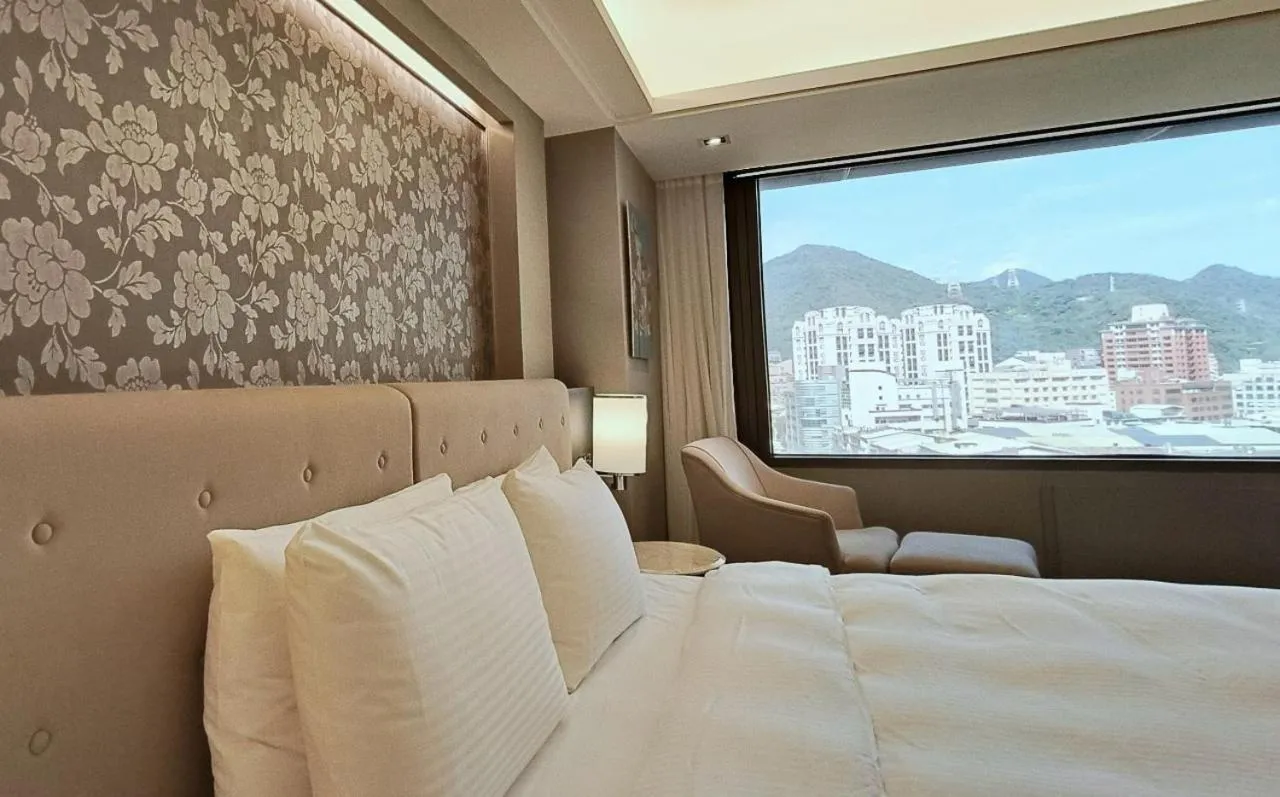 City view, Bed in S Aura Hotel